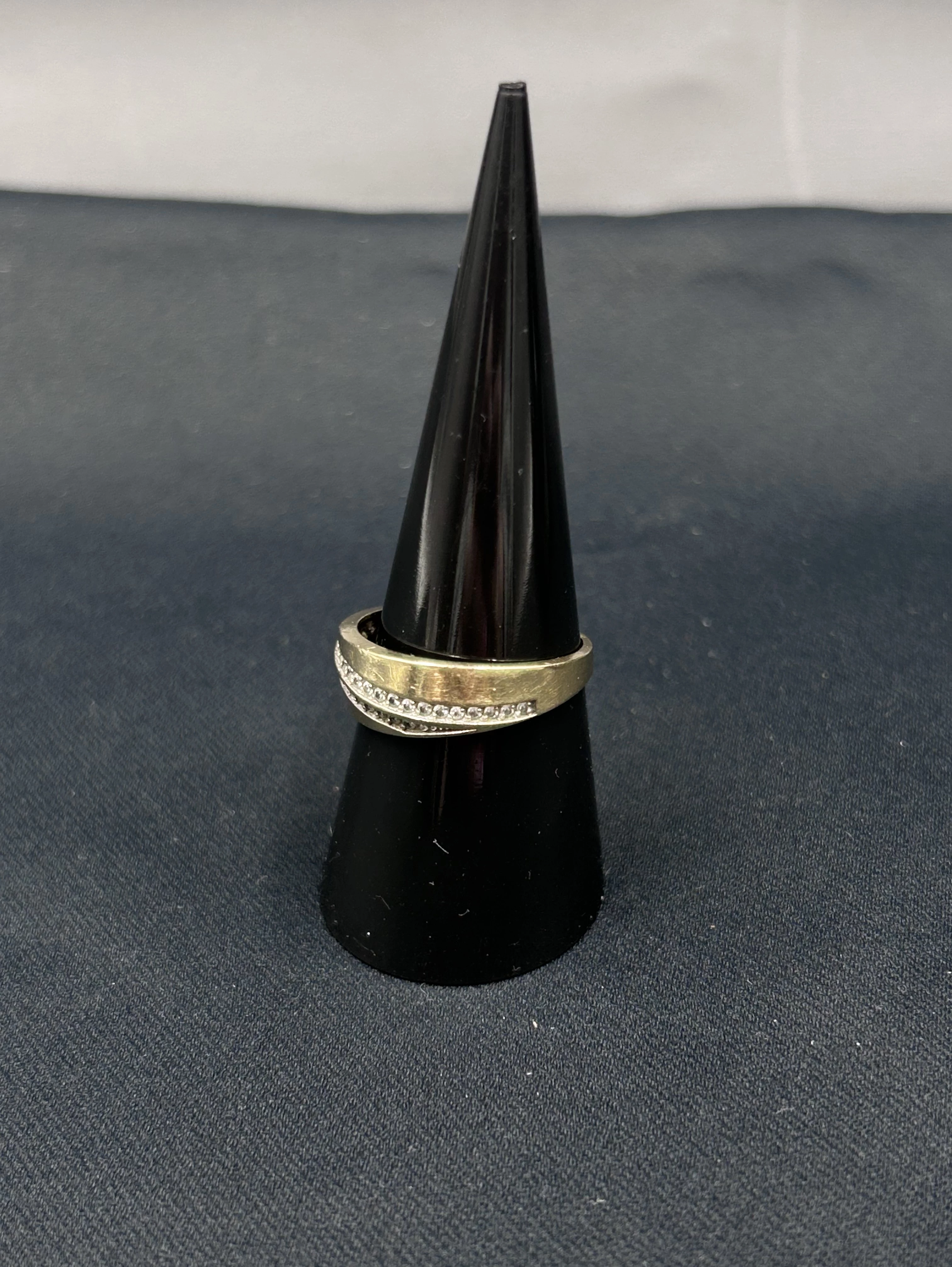 cudowny-zloty-pierscionek-z-kamieniami-333255gr19-stan-11323-2