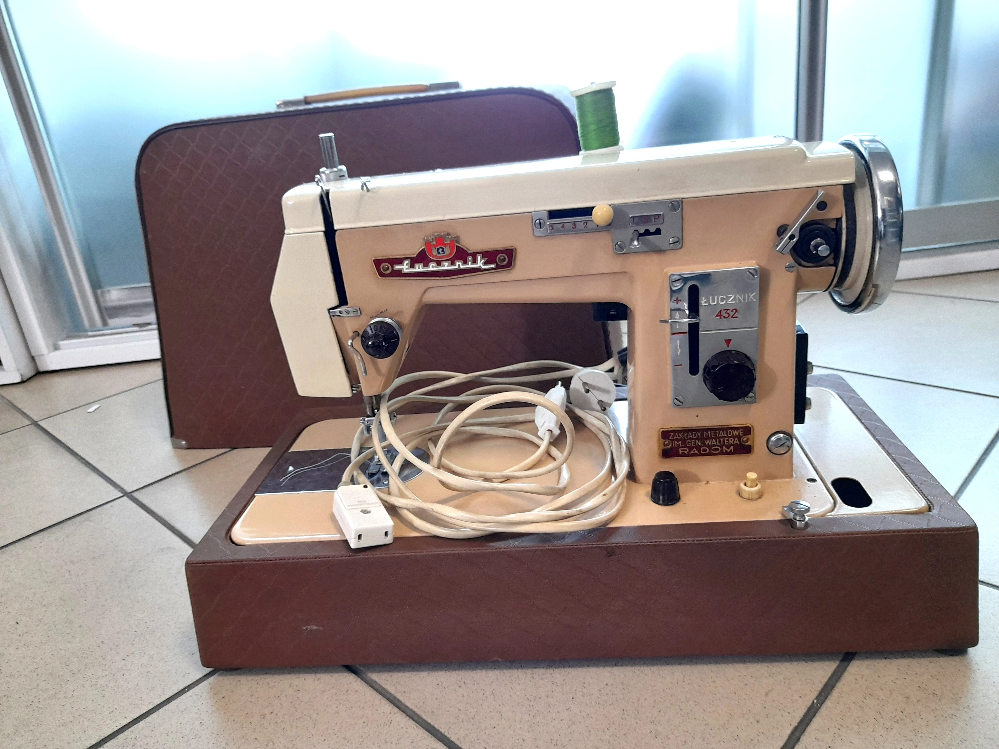 lucznik-432-maszyna-do-szycia-w-walizce-poludniowa-38-przezmierowo-ska