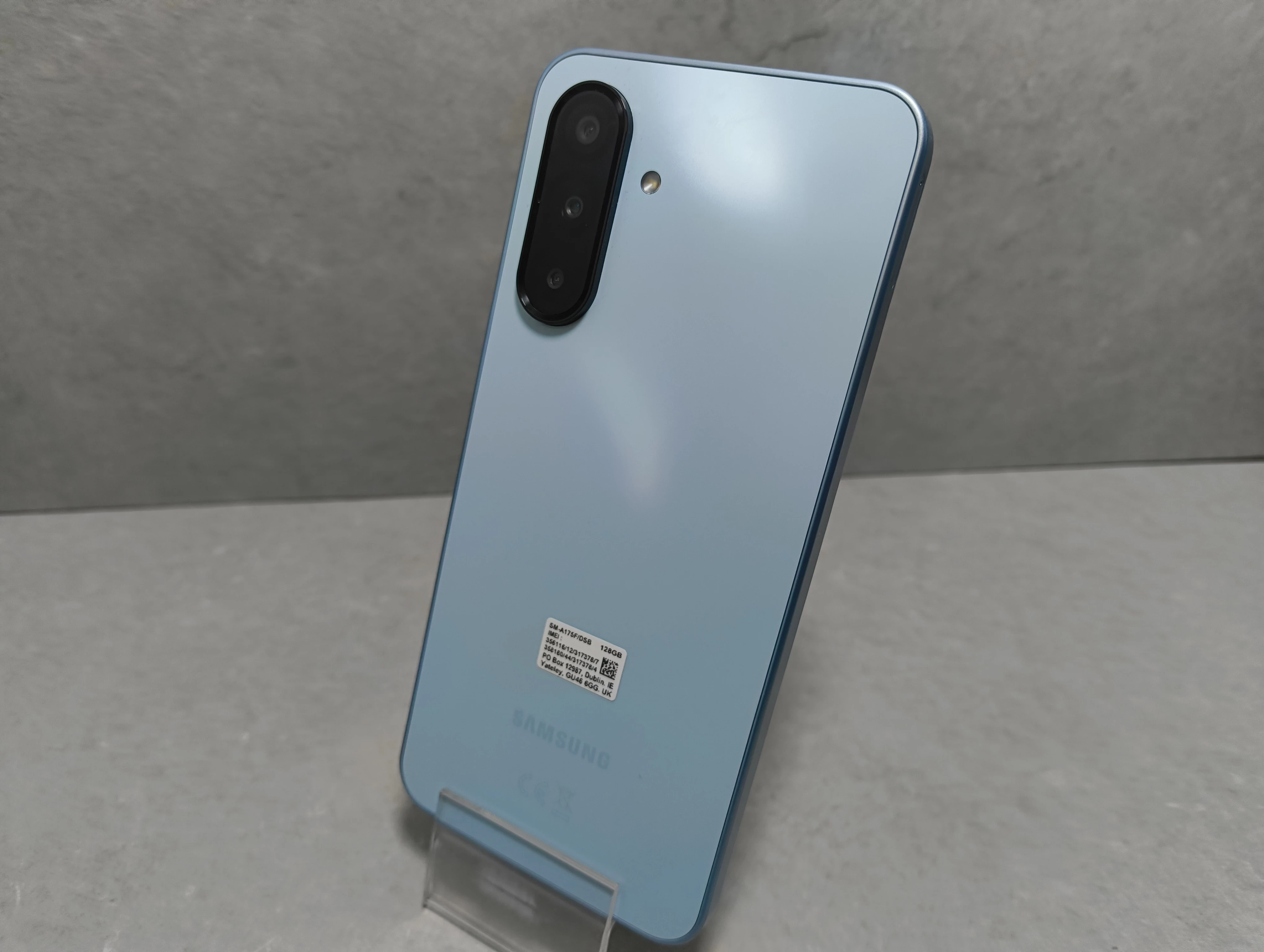 telefon-samsung-galaxy-a17-4128-przekatna-ekranu-670