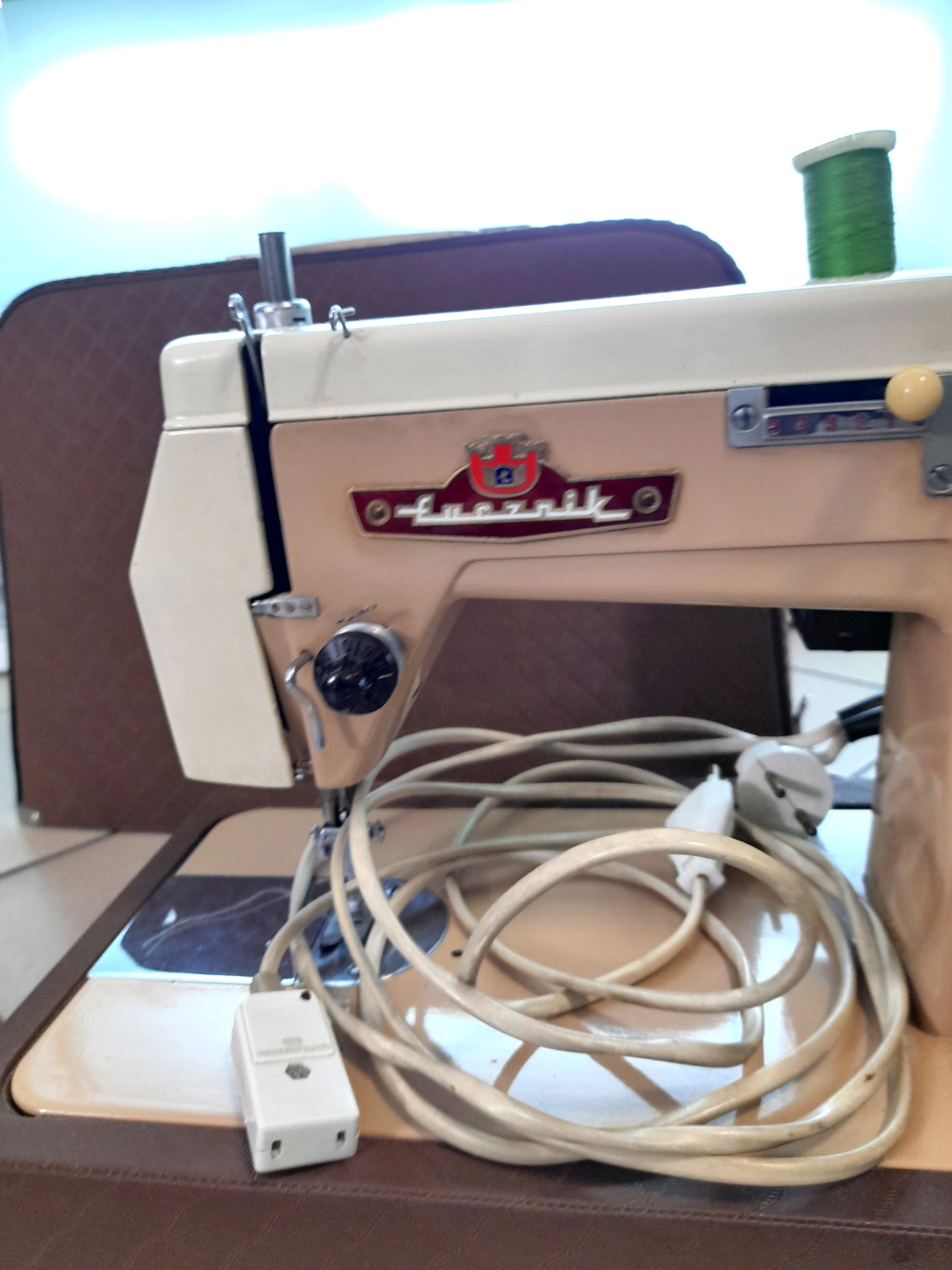 lucznik-432-maszyna-do-szycia-w-walizce-material-204061-218929