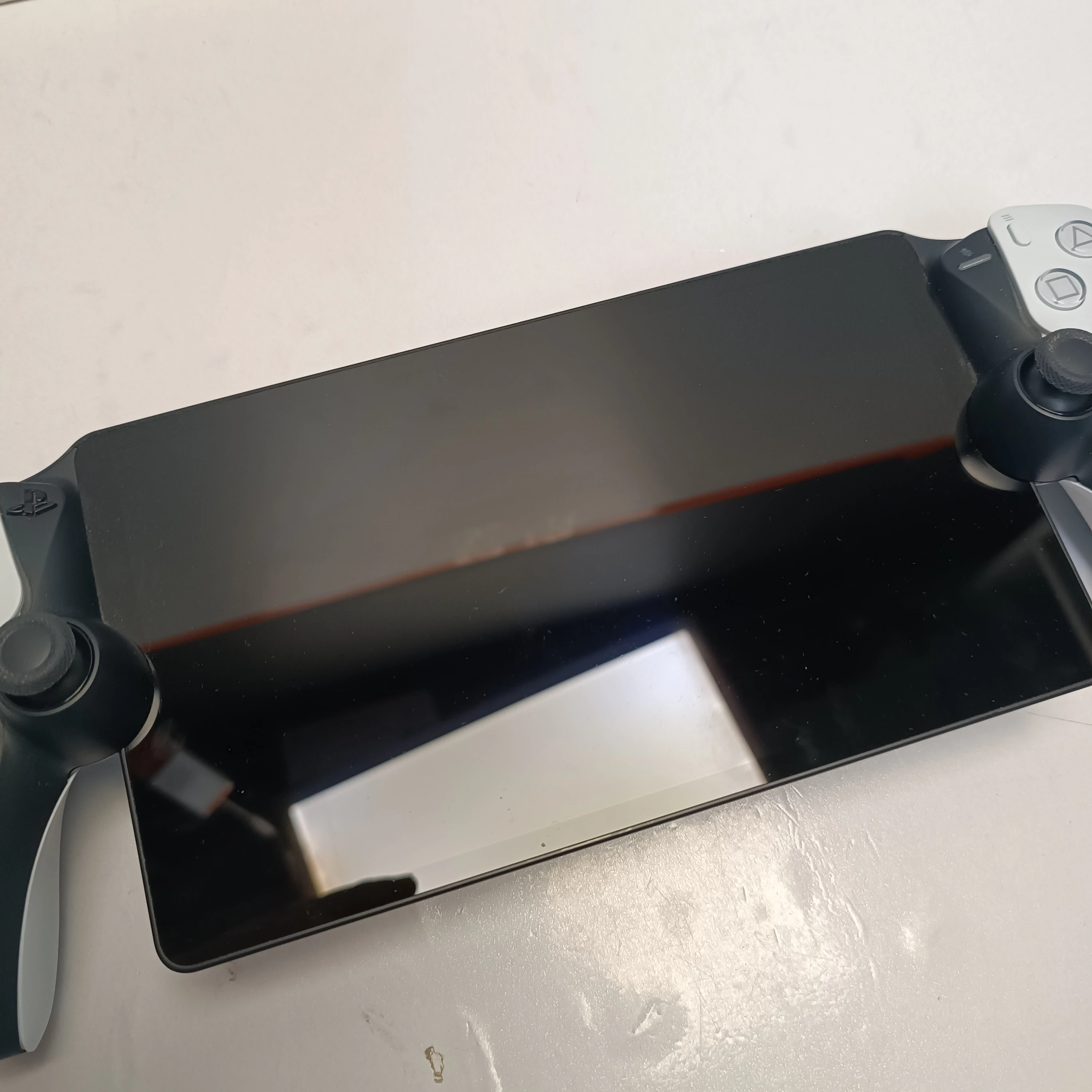 konsola-przenosna-sony-playstation-do-systemu-ps5-kod-producenta-cfi-y1016