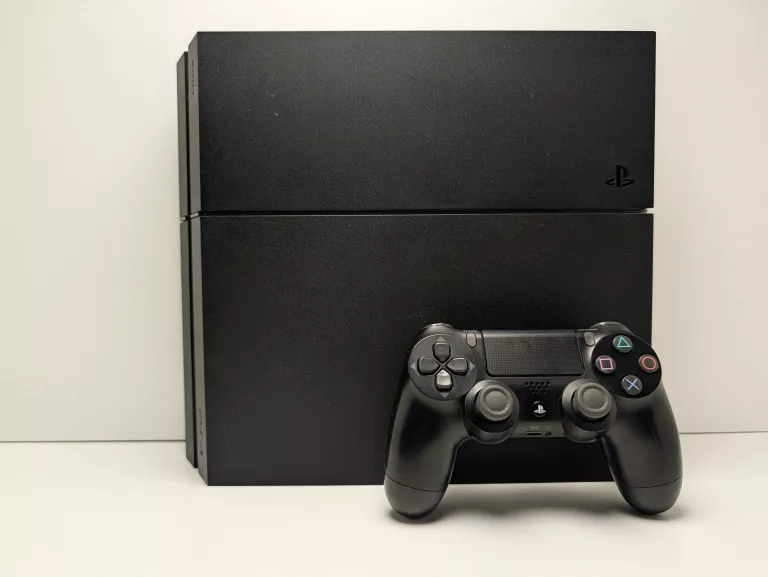 konsola-playstation-4-1tb-pad-stan-11323-2