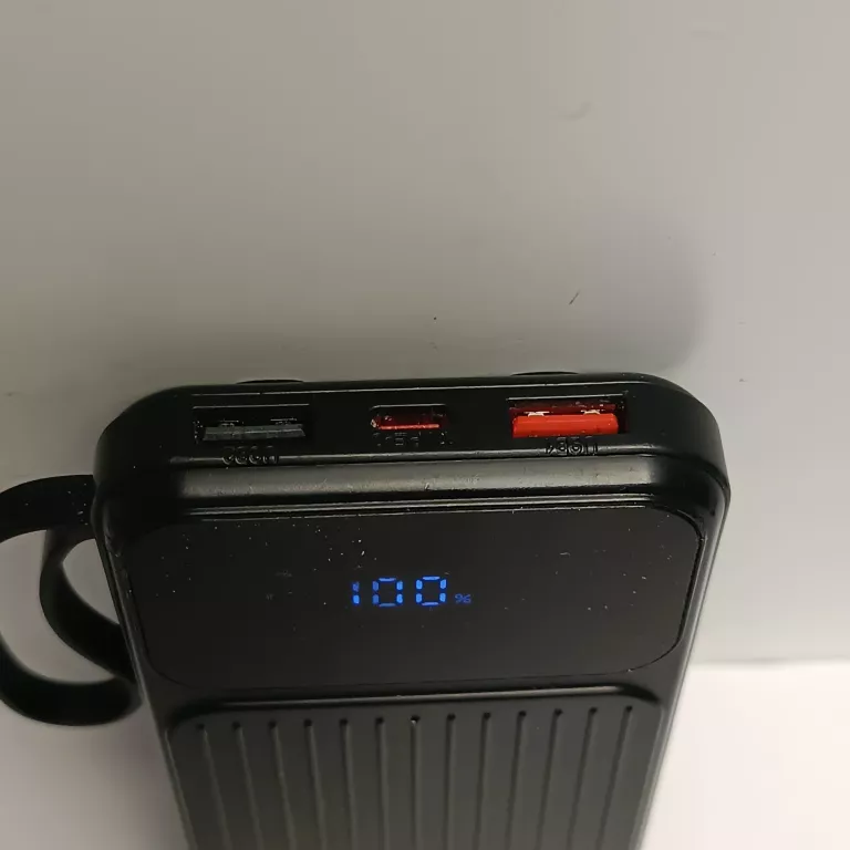 powerbank-czarny-10000mah-stan-11323-2