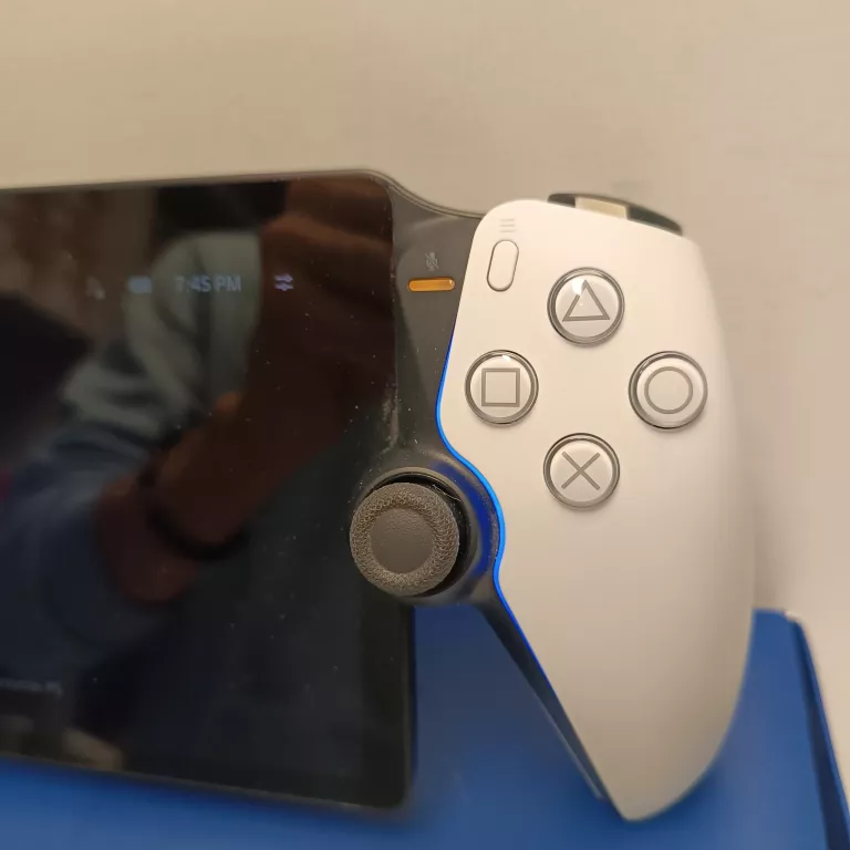 konsola-przenosna-sony-playstation-do-systemu-ps5-stan-11323-2