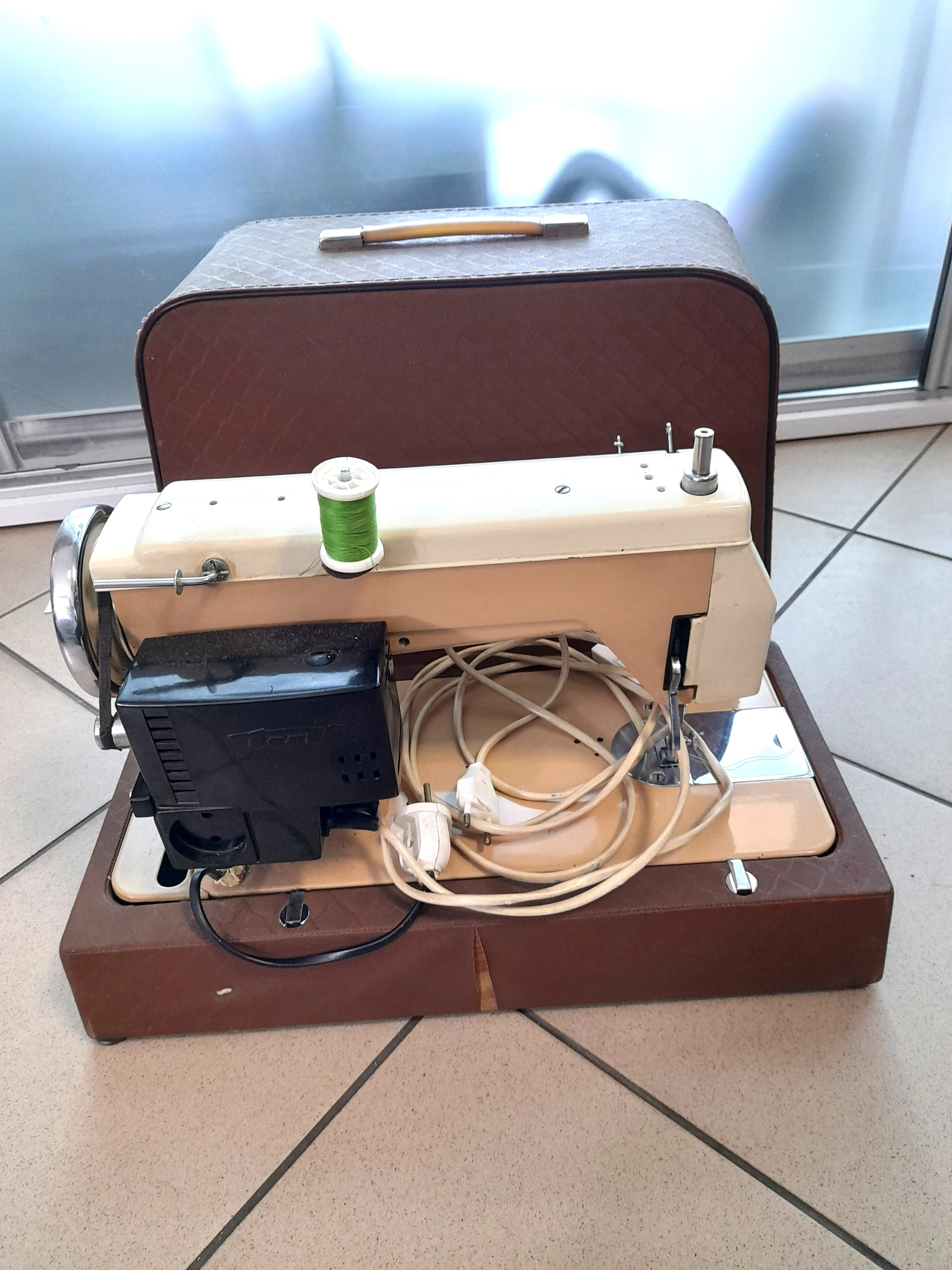 lucznik-432-maszyna-do-szycia-w-walizce-ean-gtin-5901269410515