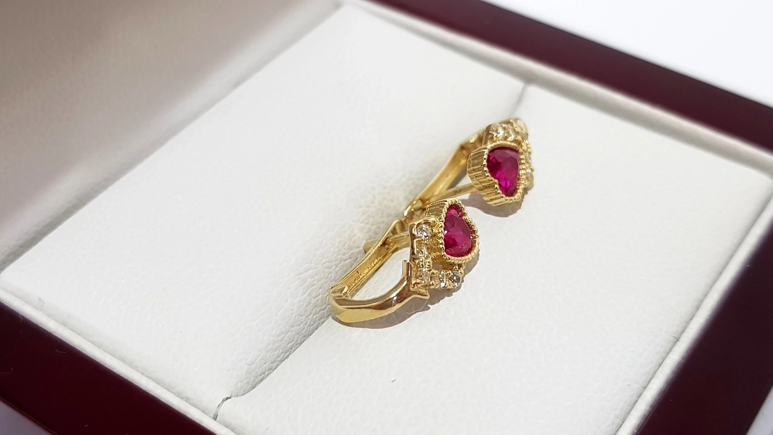 wyrob-jubilerski-uzywany-zlote-kolczyki-serduszka-czerwone-585-06x1cm131-ean-gtin-5904087594382