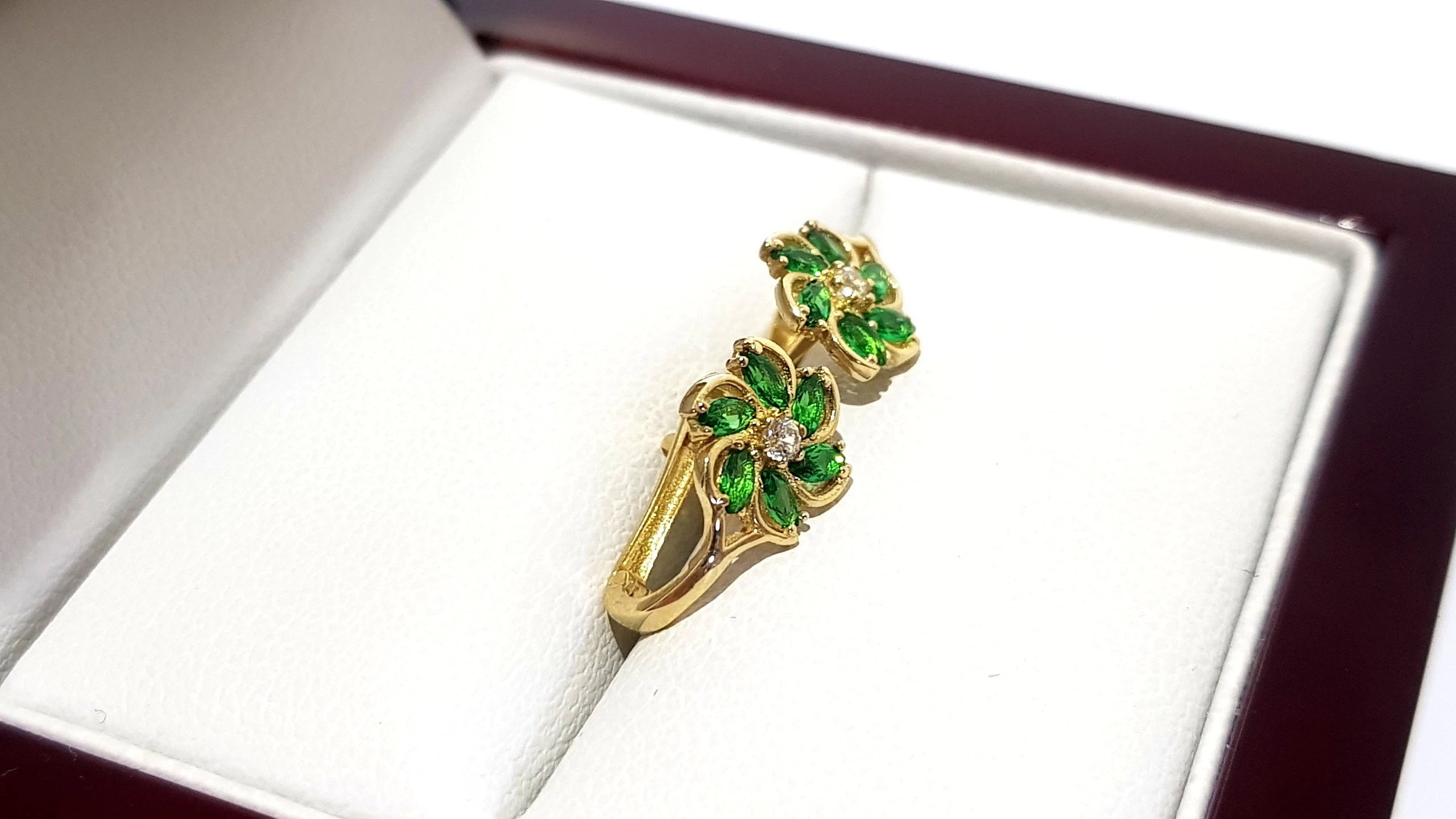 wyrob-jubilerski-uzywany-zlote-kolczyki-zielone-kwiatki-pr585-09cm-121g-ean-gtin-5905272108094