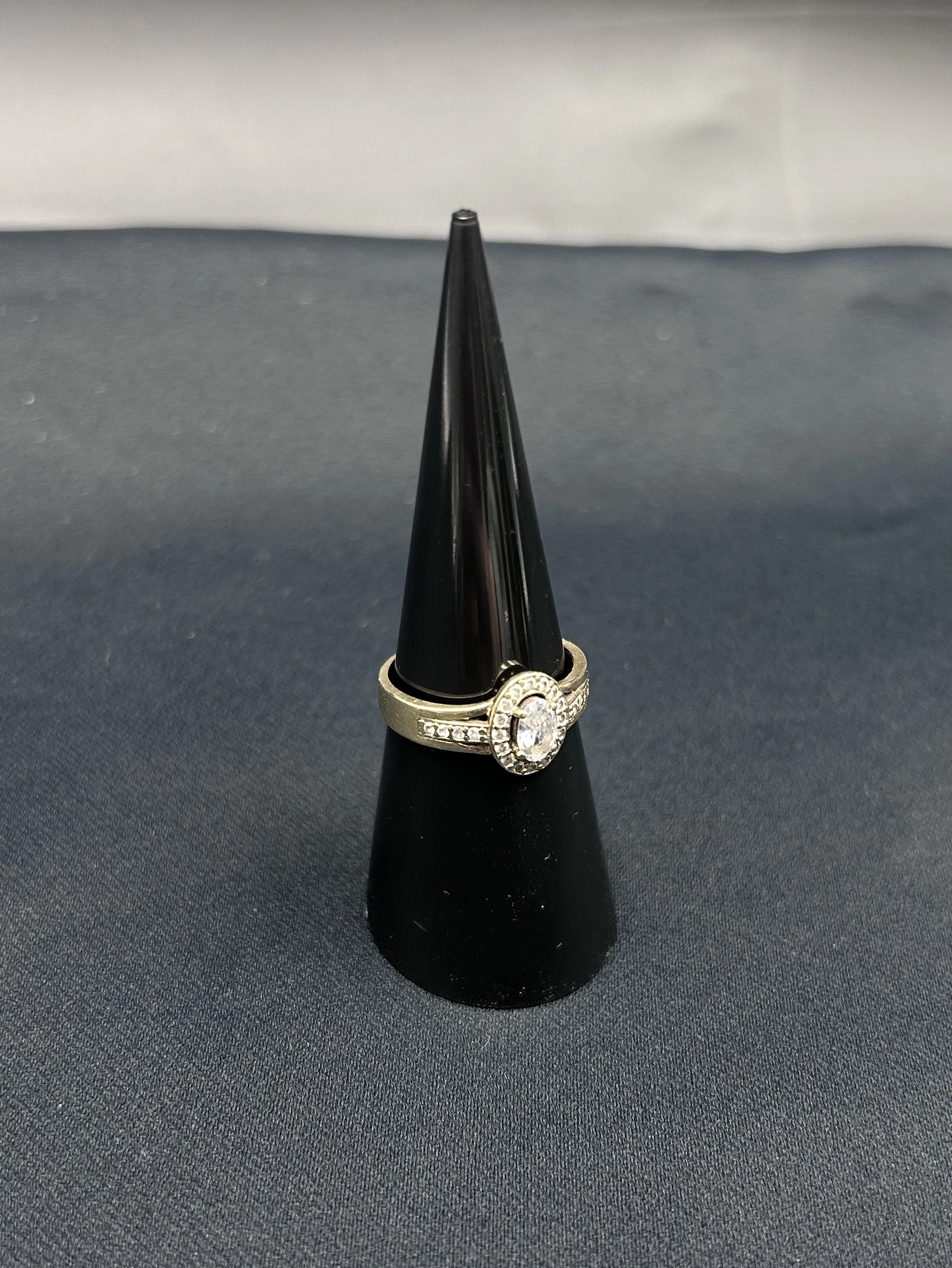 przepiekny-zloty-pierscionek-z-kamieniem-333208gr15-kosciuszki-29-rogozno