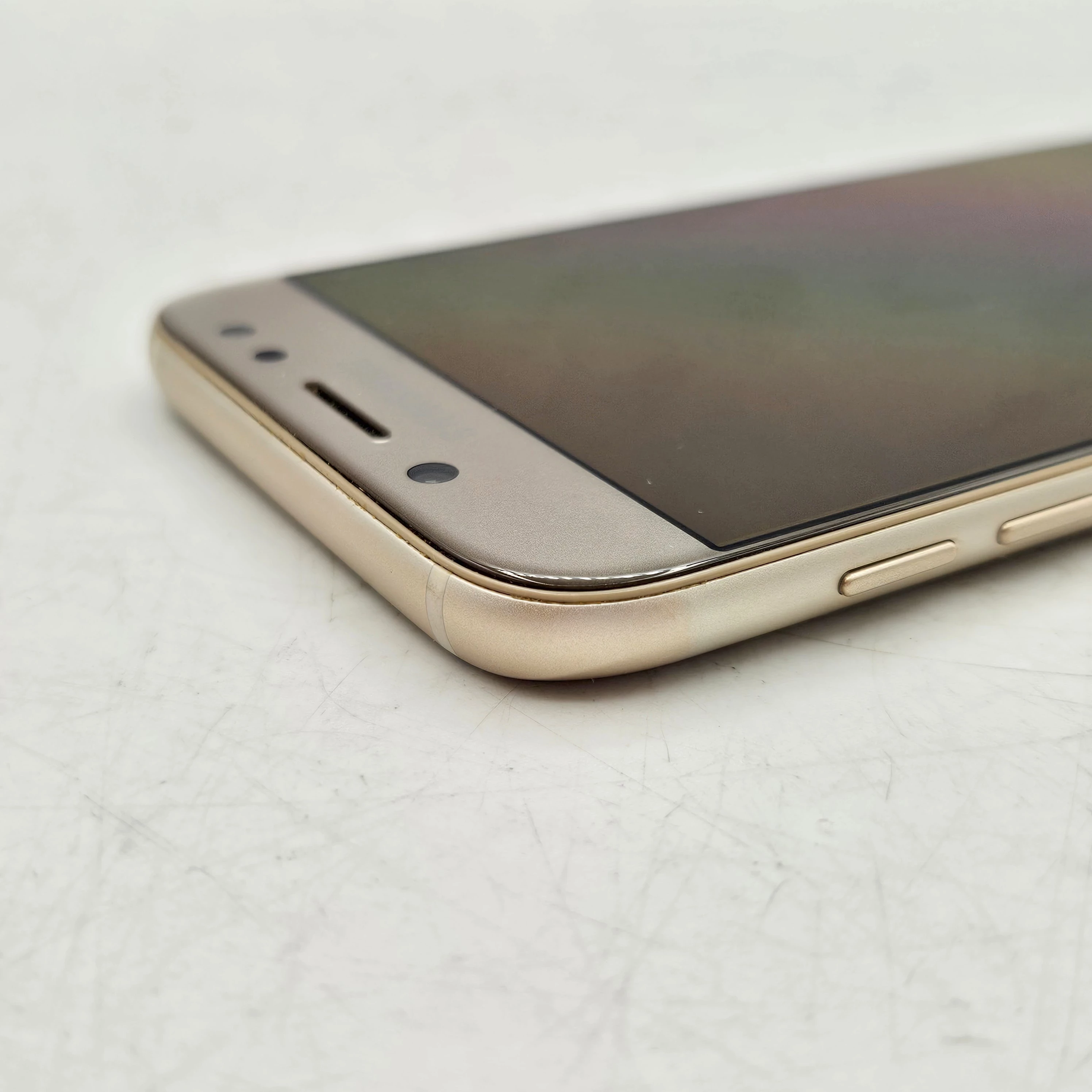 samsung-galaxy-j5-16gb-2ram-przekatna-ekranu-520