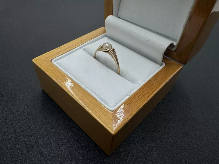 wyrob-jubilerski-piescionek-z-perelka-585-151g-ean-gtin-5903772062687