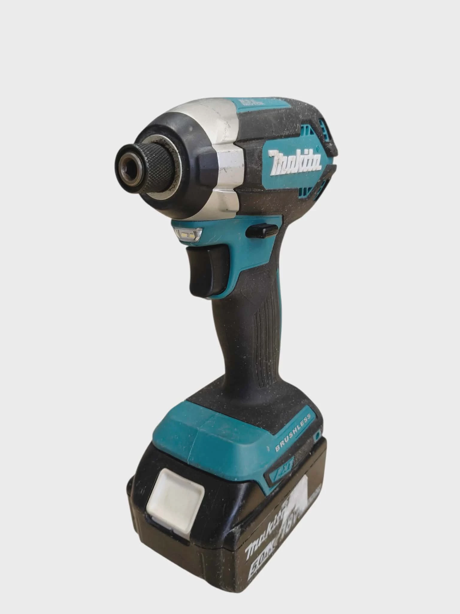 zakretarka-makita-bateria-50ah-stan-11323-2