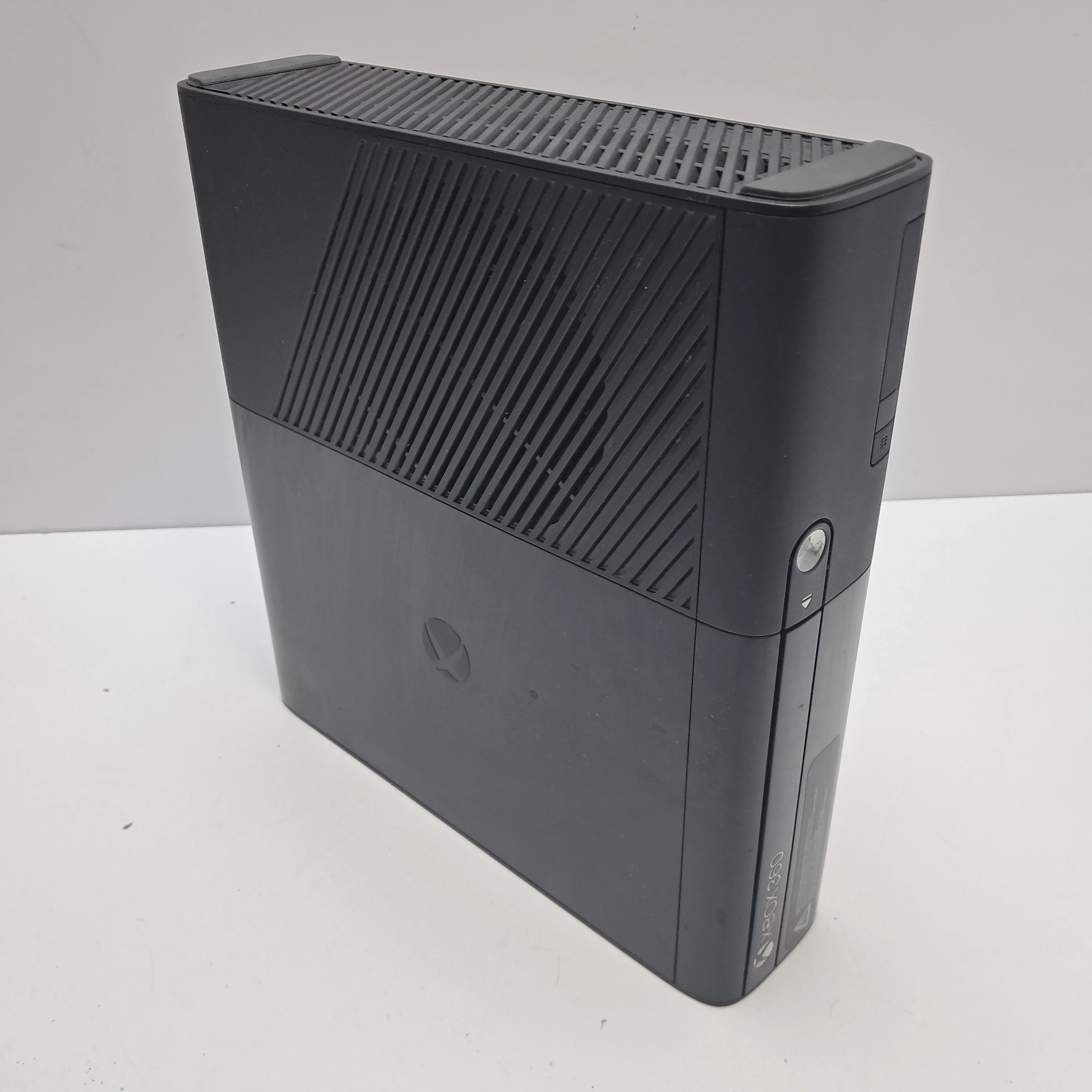 konsola-xbox-360-at-opis-wersja-konsoli-205974-225546