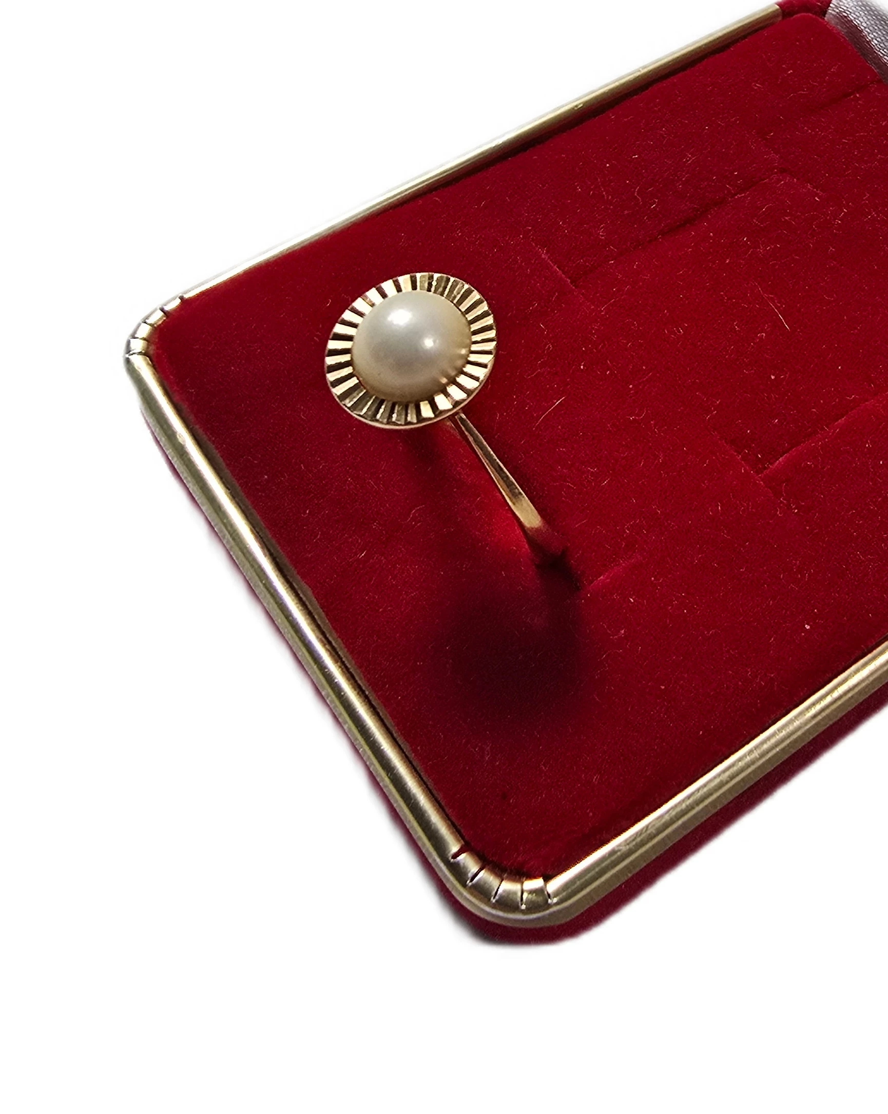 zloty-pierscionek-proby-750-r-17-427g-material-15835-2