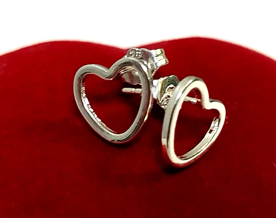 srebrne-kolczyki-w-ksztalcie-otwartego-serca-proba-925-waga-079g-material-15835-4