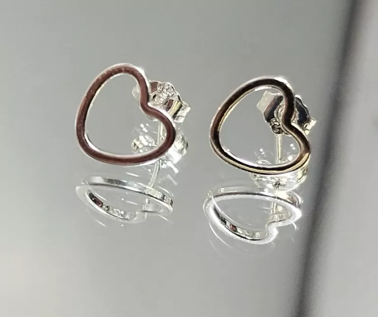 srebrne-kolczyki-w-ksztalcie-otwartego-serca-proba-925-waga-079g-stan-11323-2