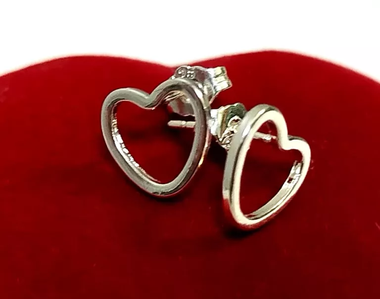 srebrne-kolczyki-w-ksztalcie-otwartego-serca-proba-925-waga-079g-material-15835-4