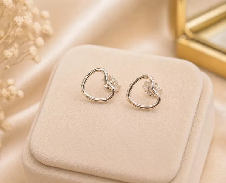 srebrne-kolczyki-w-ksztalcie-otwartego-serca-proba-925-waga-079g-plac-dabrowskiego-2-zelow-palladium