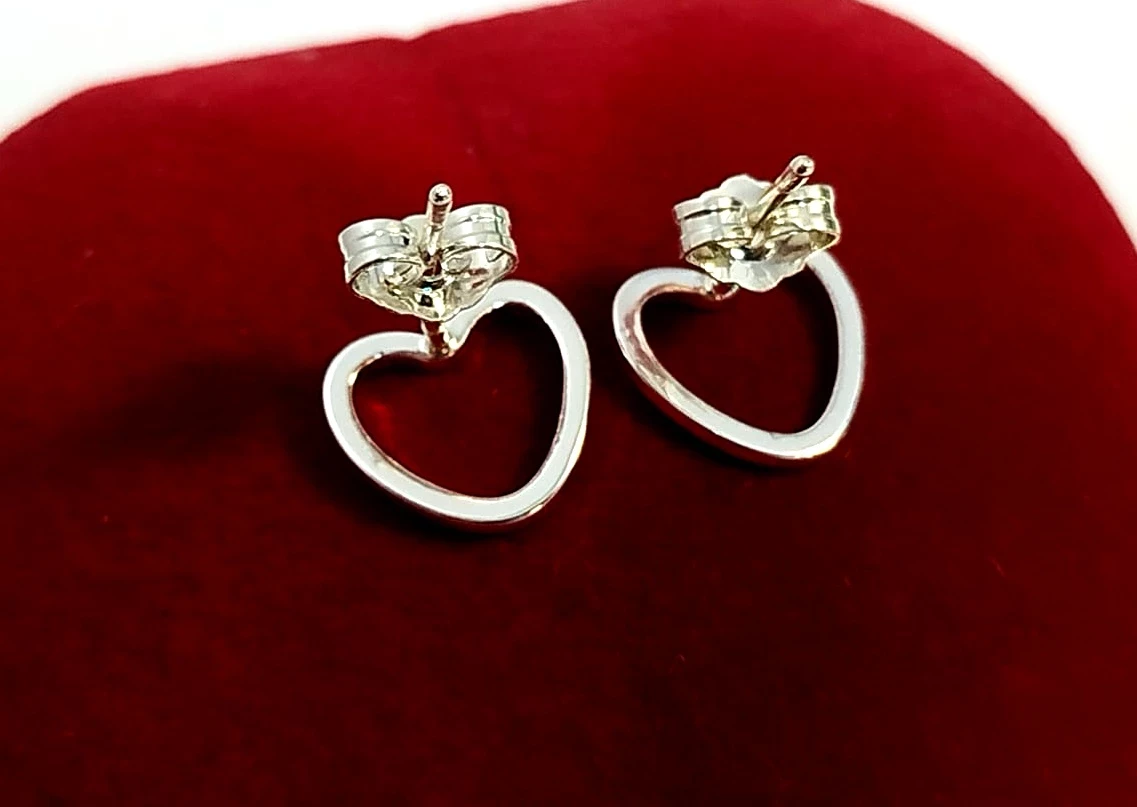 srebrne-kolczyki-w-ksztalcie-otwartego-serca-proba-925-waga-079g-rodzaj-2205-2