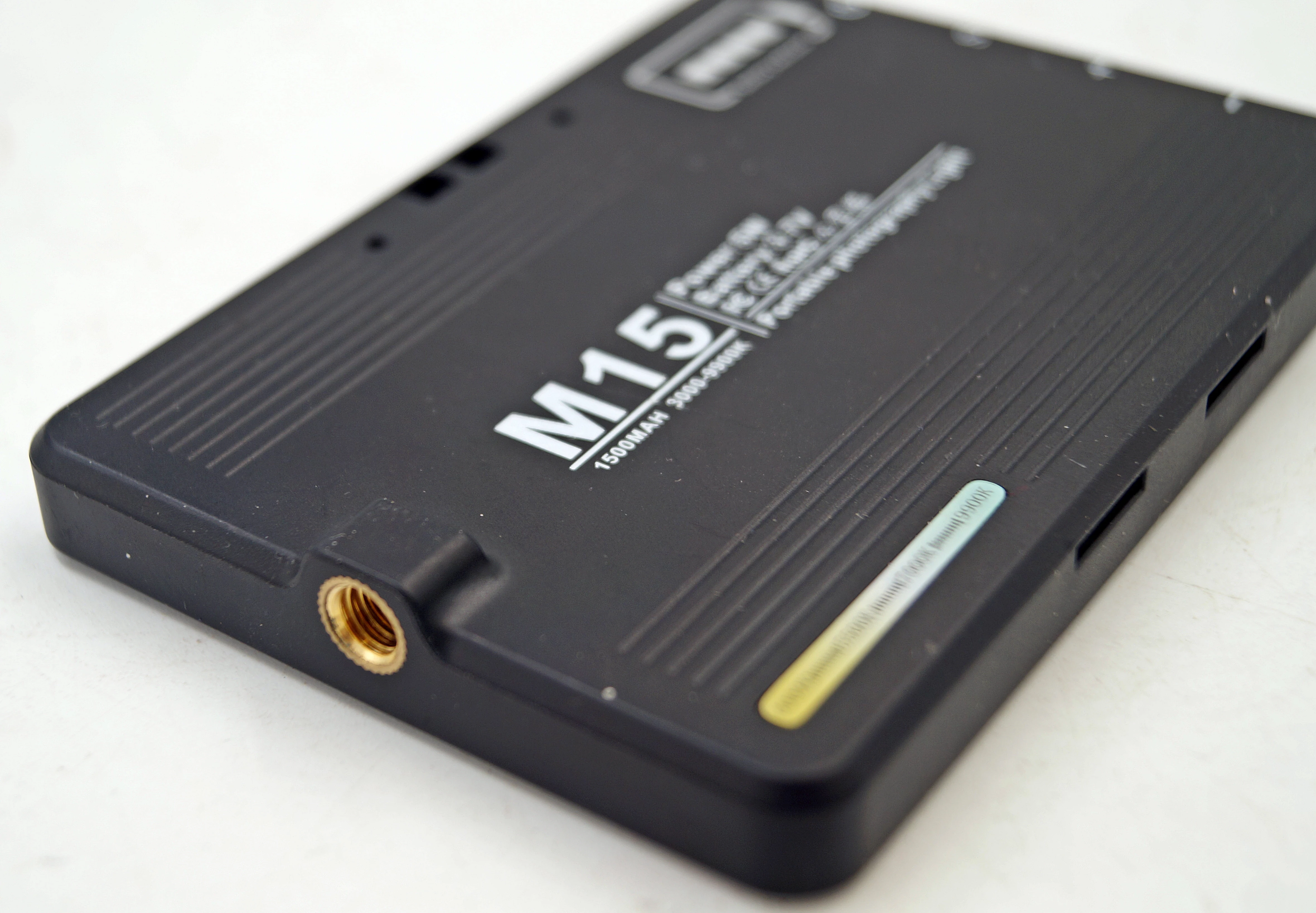 lampa-led-pocket-3000-9900k-przenosna-podreczna-akumulatorowa-fotograficzn-zrodlo-swiatla-26942-2