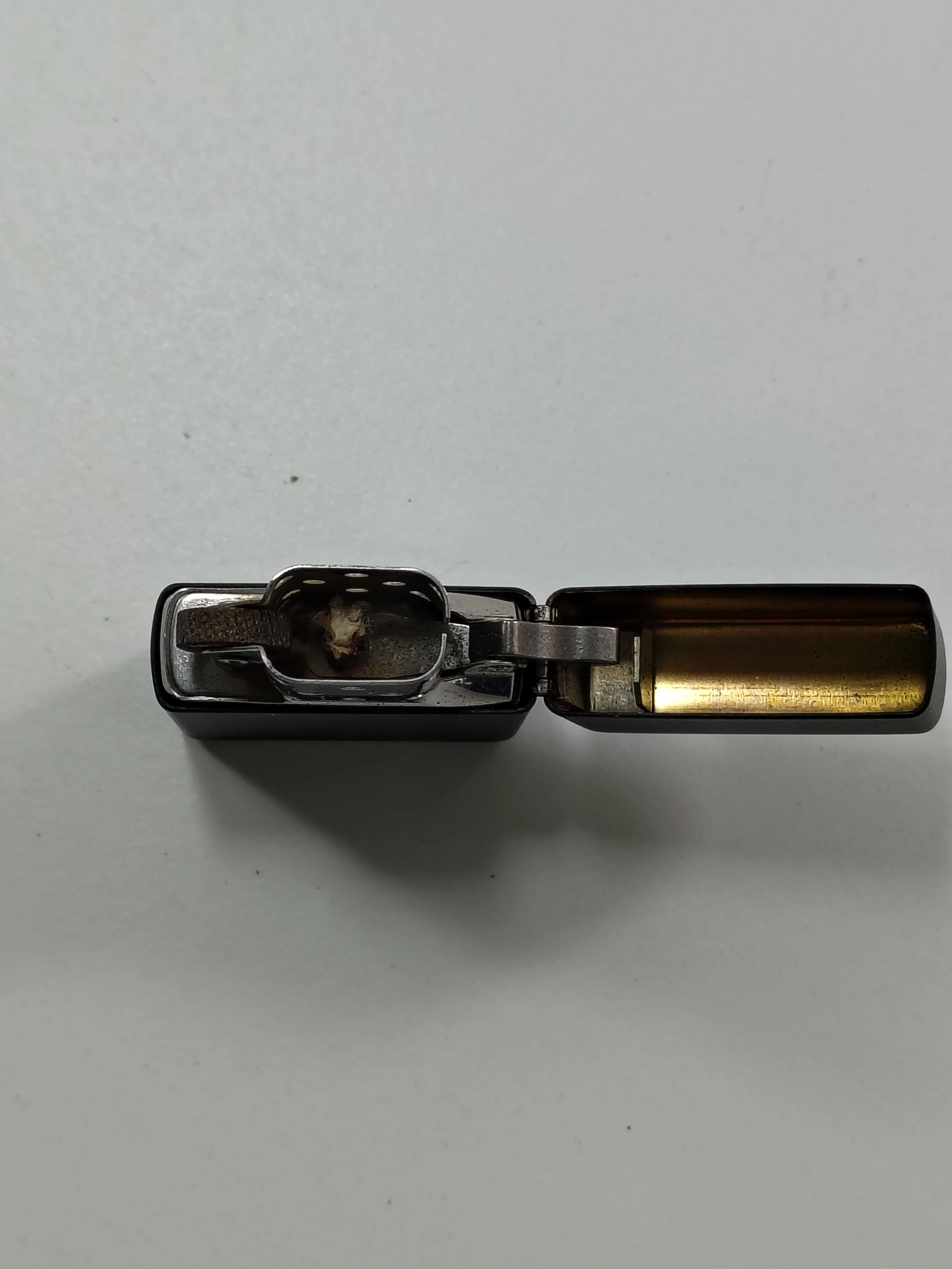 zapalniczka-zippo-marborpo-gold-kod-producenta-21363