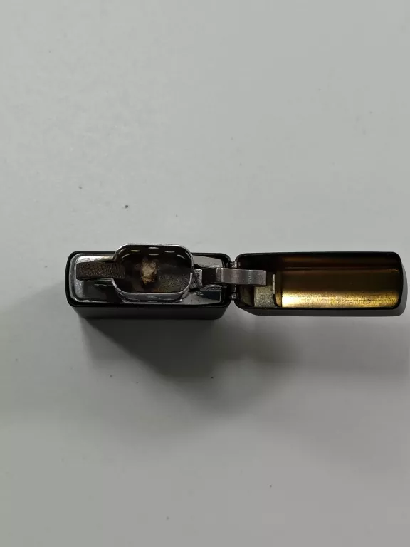 zapalniczka-zippo-marborpo-gold-kod-producenta-21363