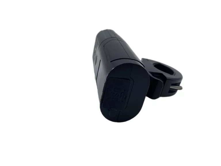 lampka-rowerowa-czarna-funkcja-powerbanku-stan-11323-2