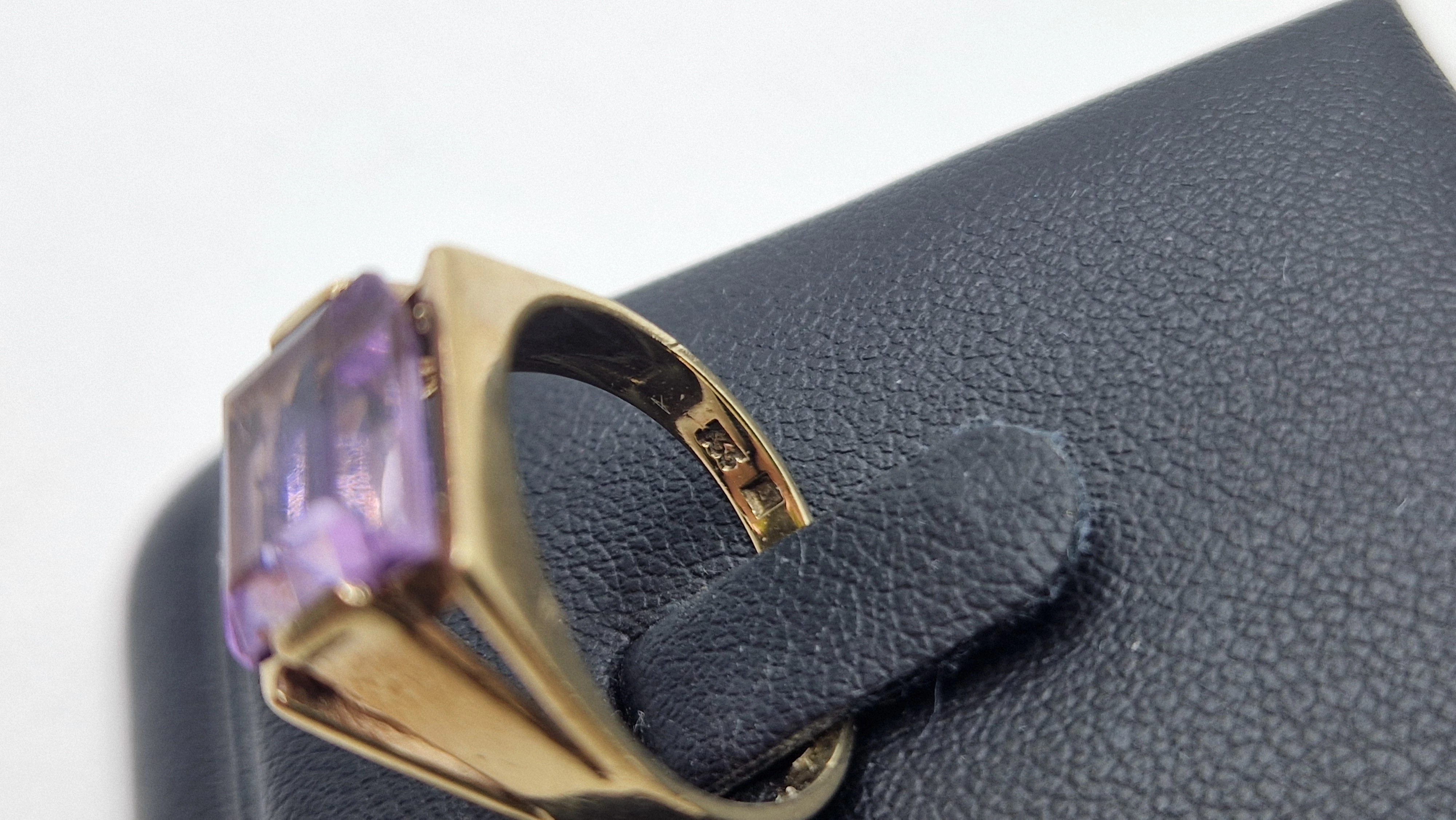 zniewalajacy-zloty-pierscionek-333-382-g-r15-kamien-17088-128