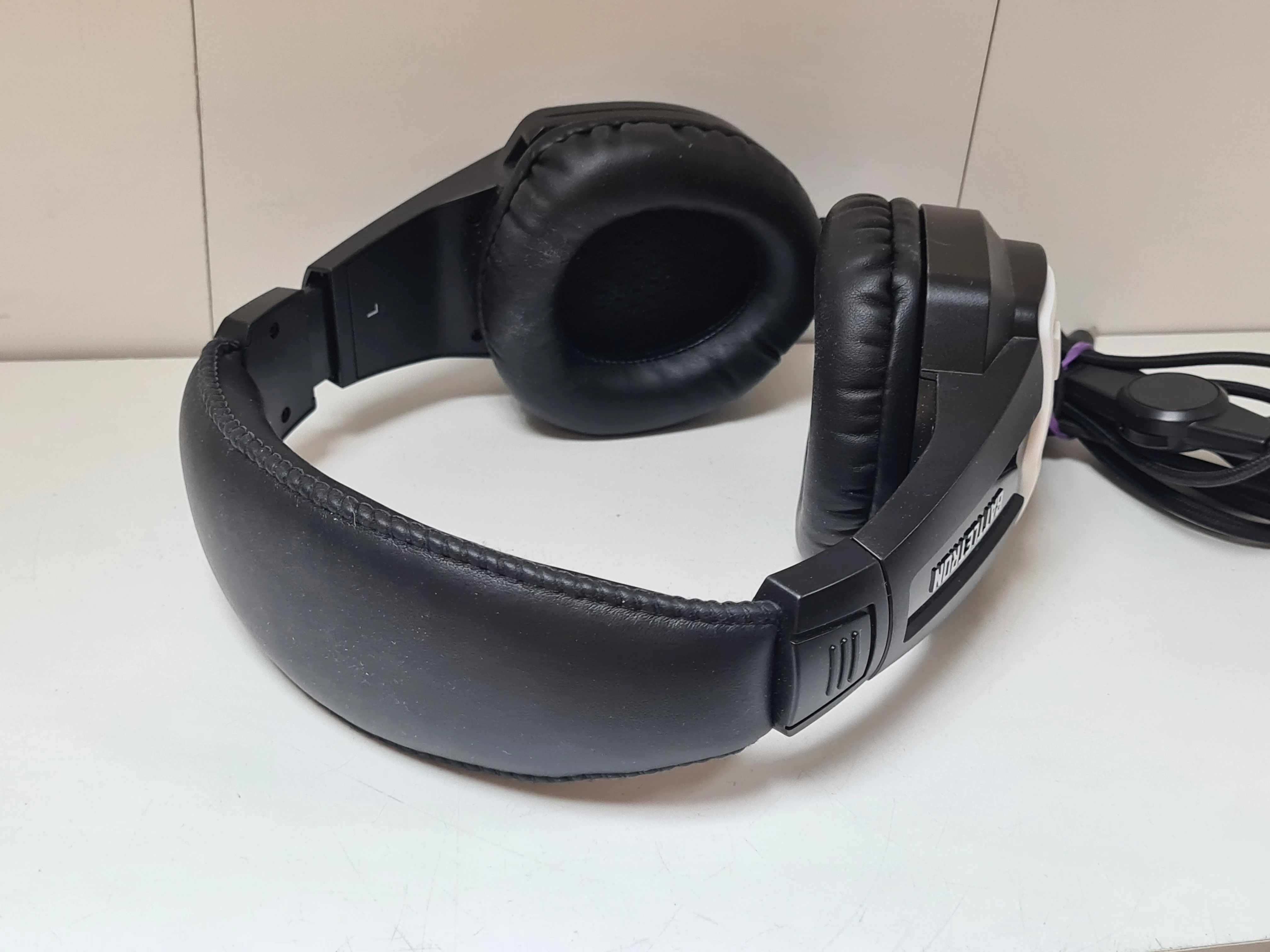 sluchawki-nauszne-komputerowe-battletron-model-8050246486221