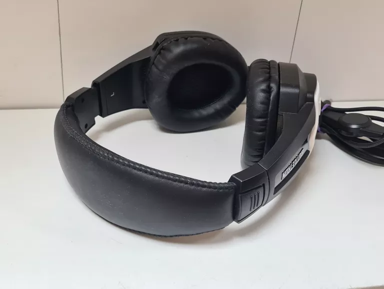 sluchawki-nauszne-komputerowe-battletron-model-8050246486221