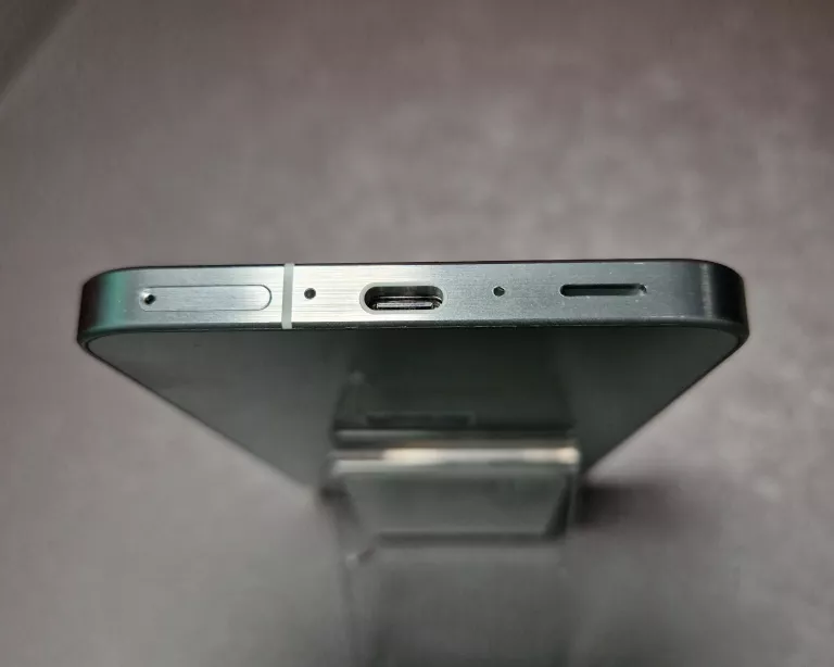 telefon-samsung-galaxy-a56-5g-8128gb-awesome-olive-plus-przekatna-ekranu-670