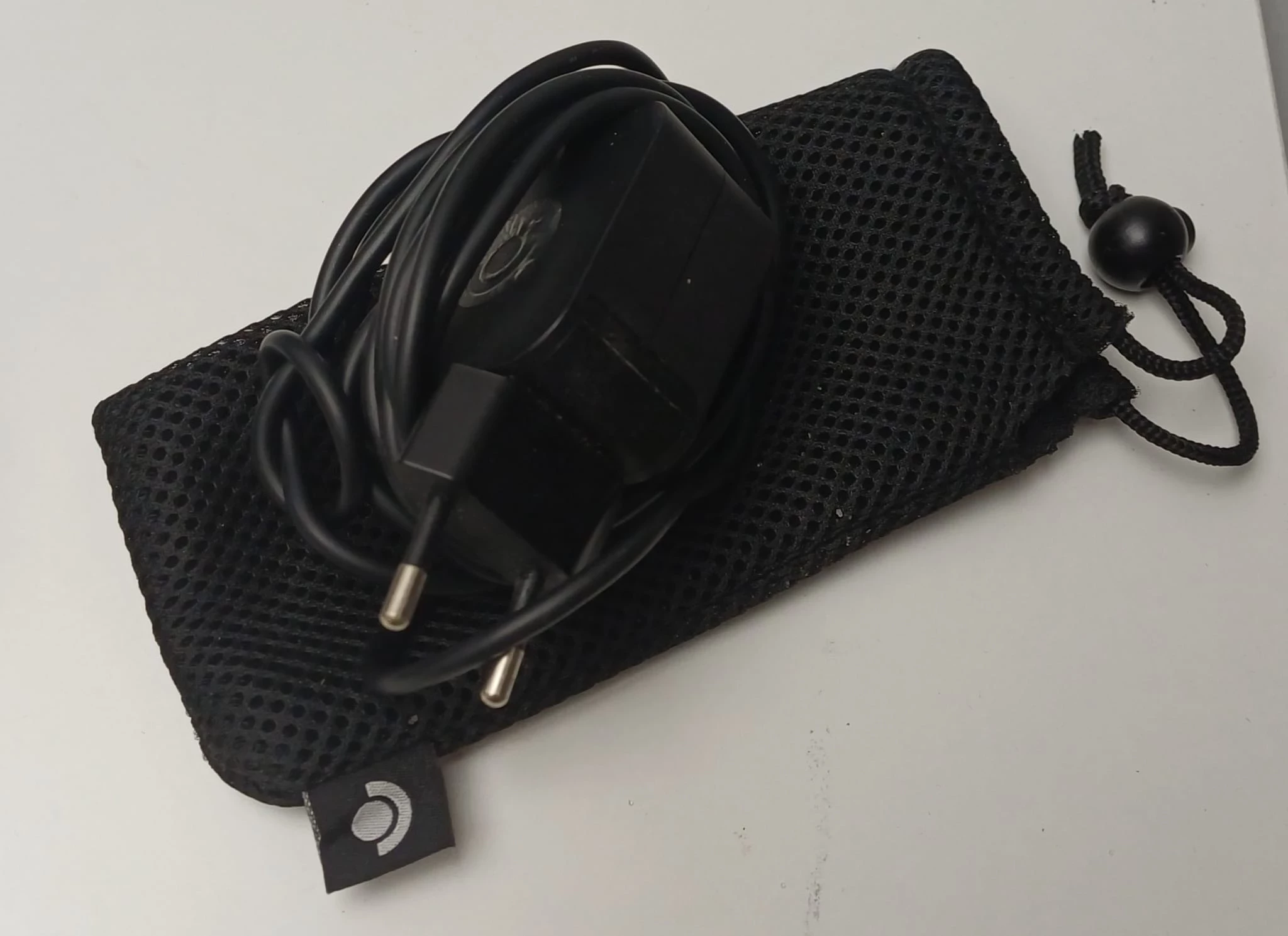 konsola-steam-deck-oled-valve-1030-1tb-zalaczone-wyposazenie-ladowarka