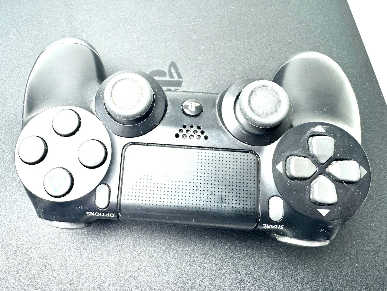 konsola-ps4-slim-1tb-kod-producenta-cuh-2216b