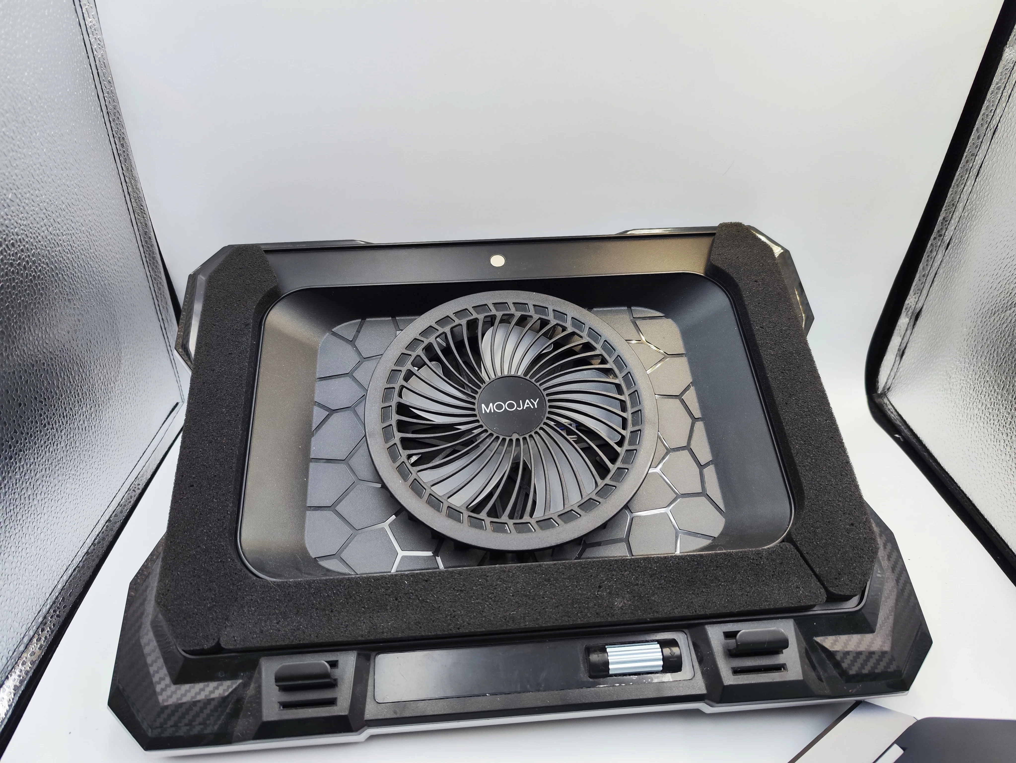 laptop-lenovo-loq-15arp9-ryzen-7-16gb-1tb-rodzaj-karty-graficznej-1234-2