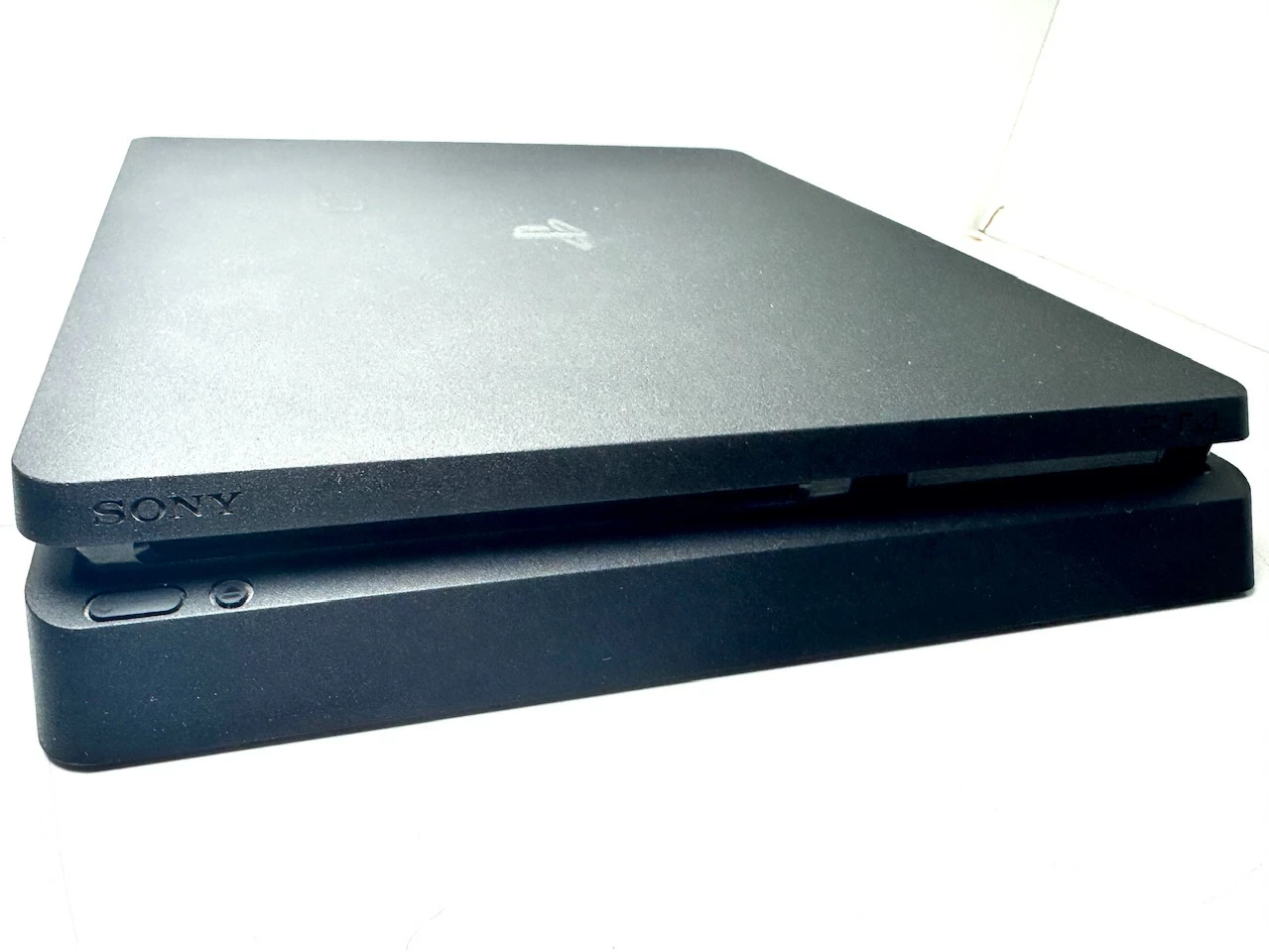 konsola-ps4-slim-1tb-ean-gtin-711719851059