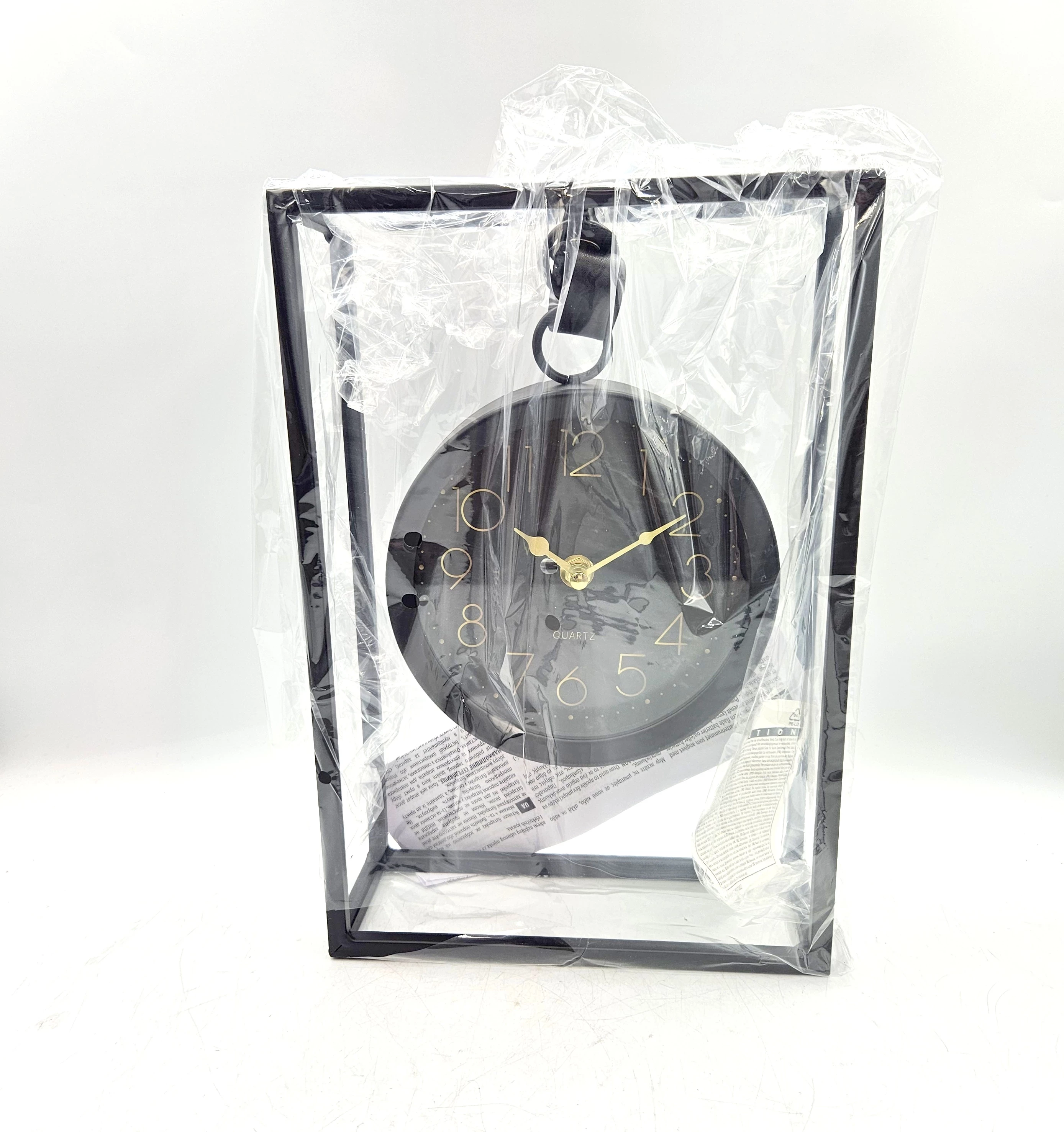 zegar-wiszacy-czarny-na-biurko-metalowy-na-stelazu-zlote-wskazowki-3-maja-48-poznan-ska-x