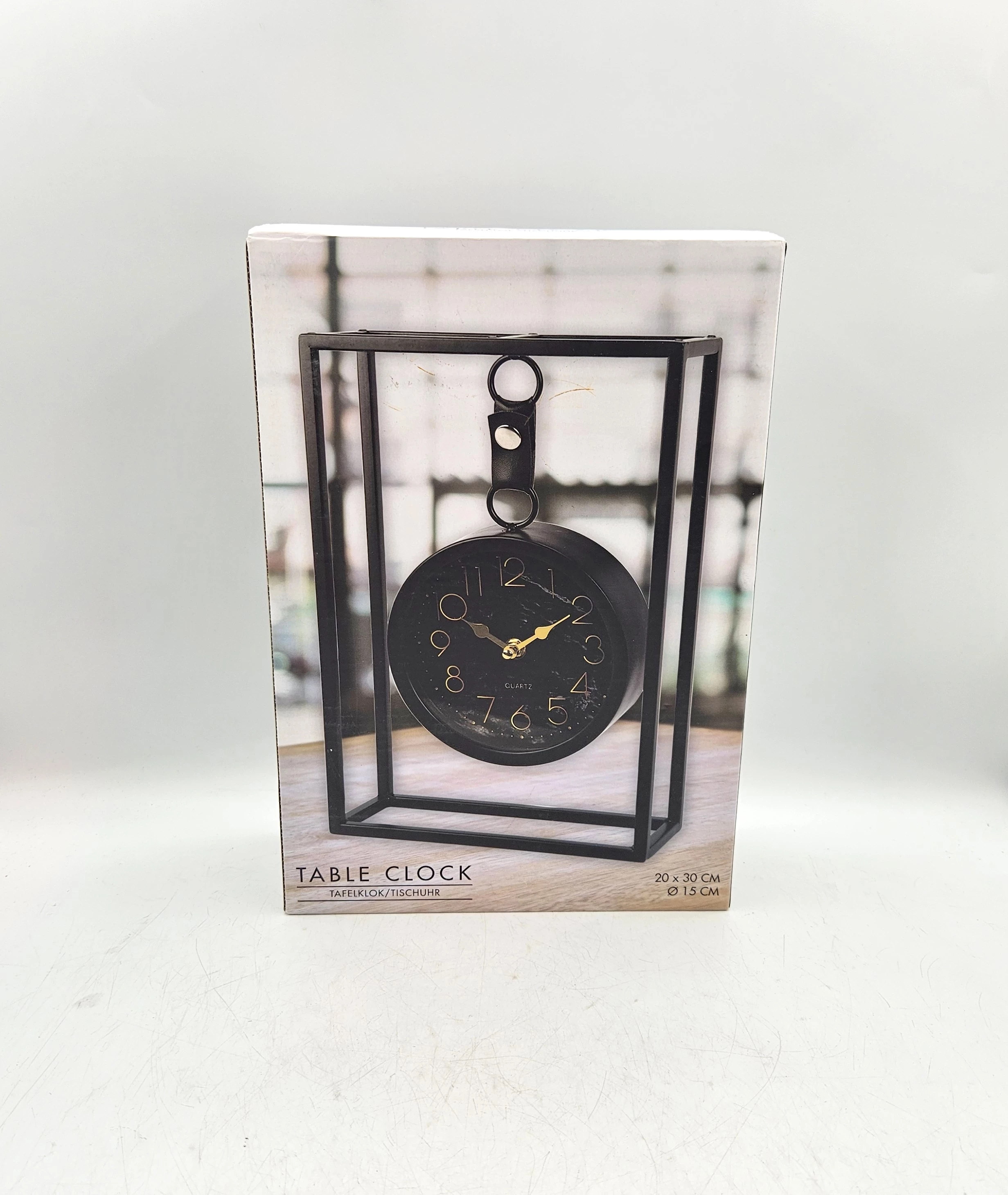 zegar-wiszacy-czarny-na-biurko-metalowy-na-stelazu-zlote-wskazowki-szerokosc-calkowita-2000