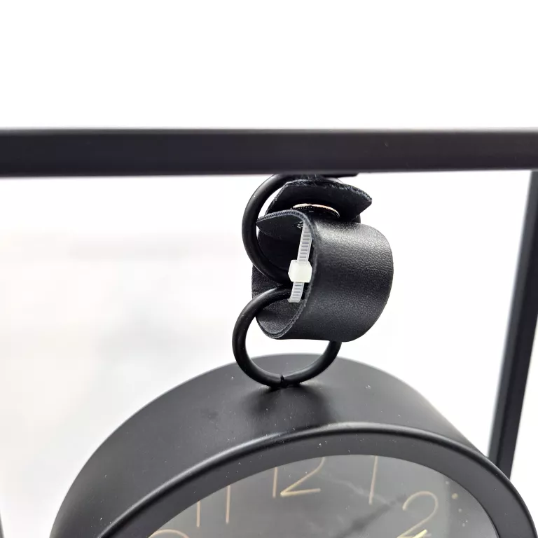 zegar-wiszacy-czarny-na-biurko-metalowy-na-stelazu-zlote-wskazowki-stan-11323-2