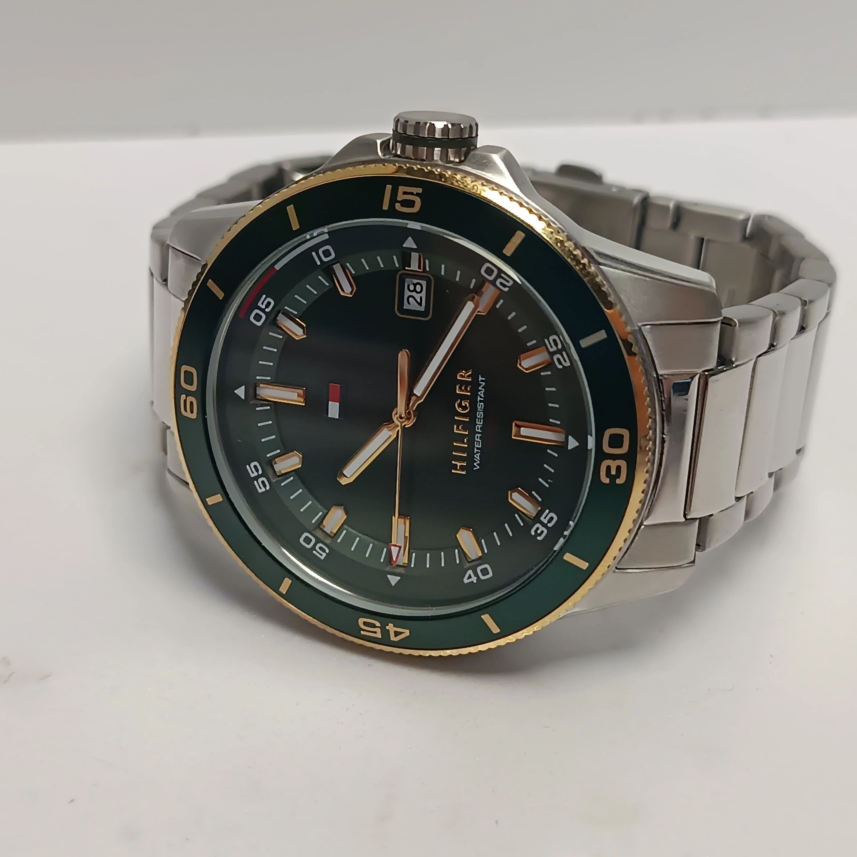 zegarek-meski-tommy-hilfiger-1792230-remy-zielona-tarcza-srebrna-bransolet-wodoszczelnosc-129221-1