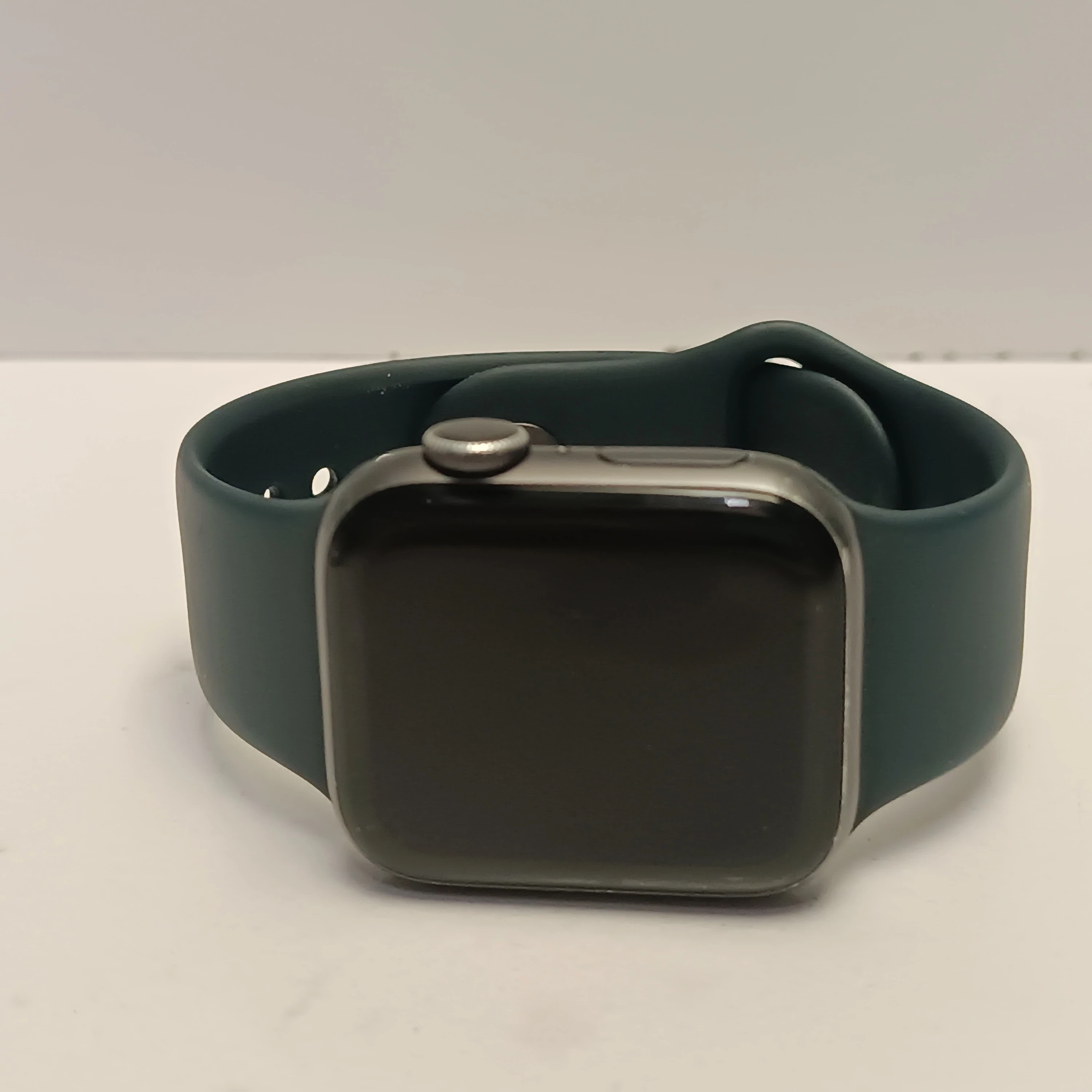 apple-watch-series-5-40-mm-ean-gtin-190199265974
