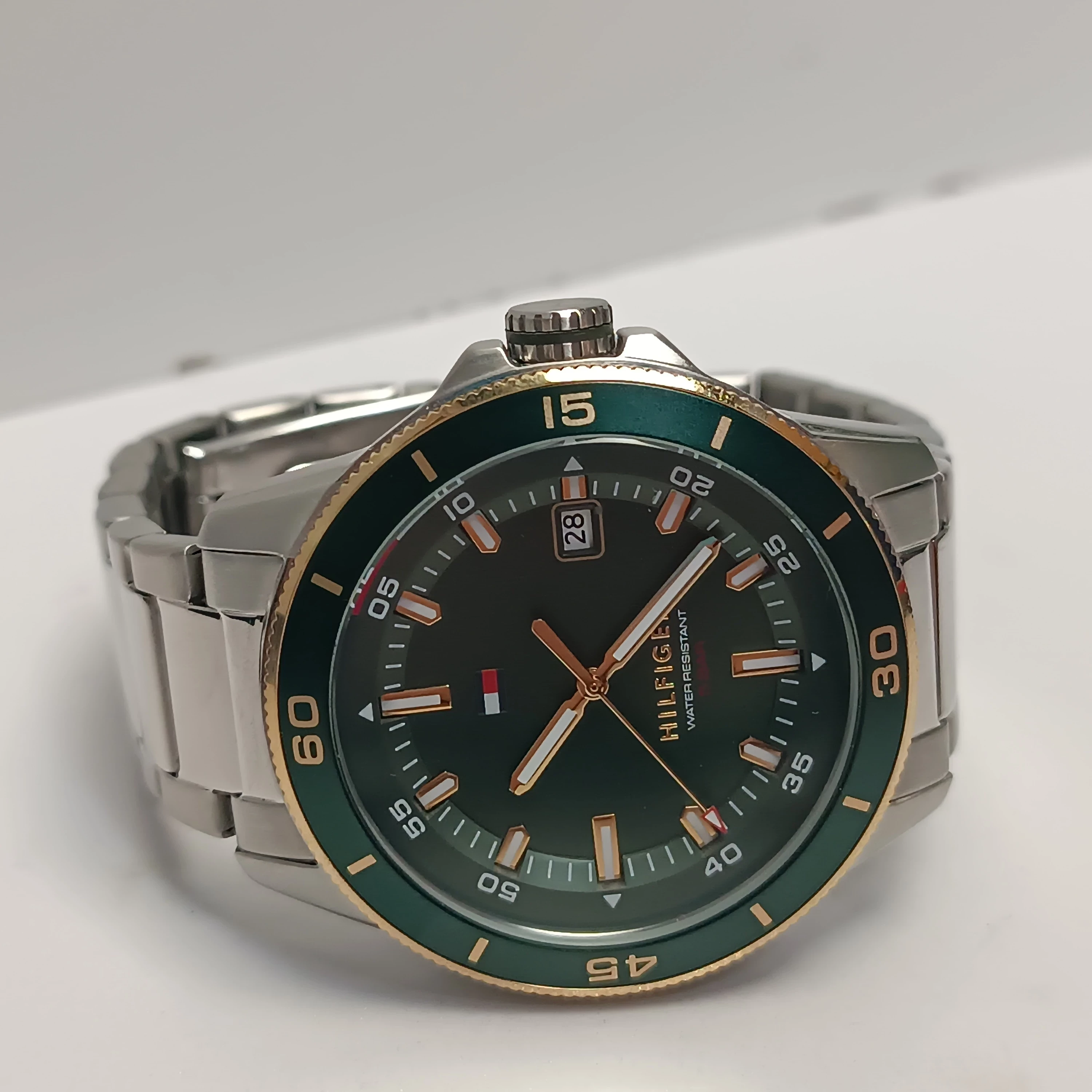 zegarek-meski-tommy-hilfiger-1792230-remy-zielona-tarcza-srebrna-bransolet-model-1792230