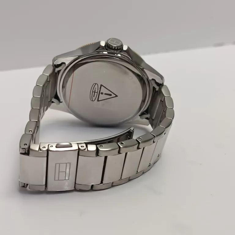 zegarek-meski-tommy-hilfiger-1792230-remy-zielona-tarcza-srebrna-bransolet-plec-15851-2