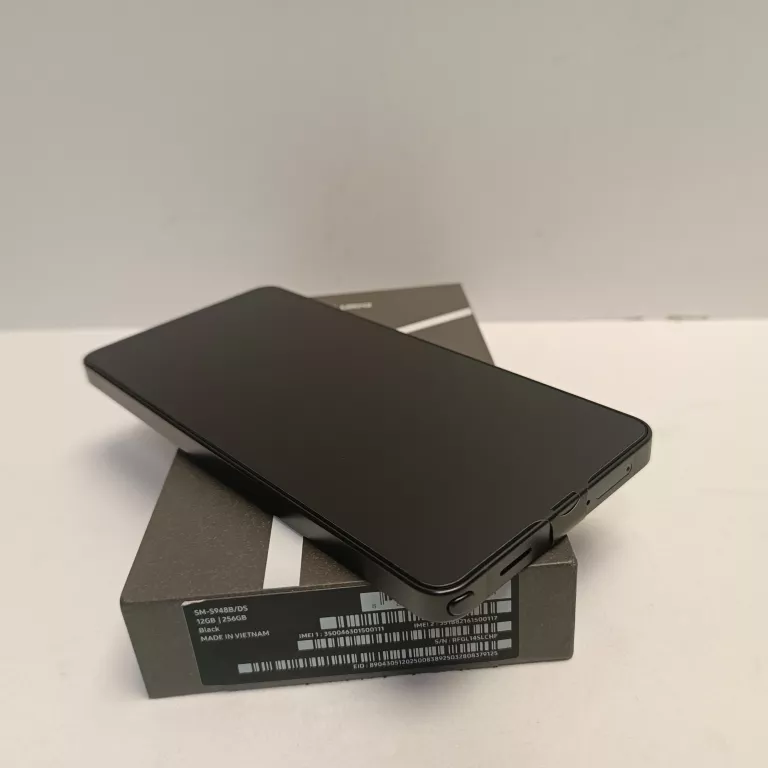 telefon-samsung-galaxy-s26-ultra-12256gb-opcje-sim-202821-213909