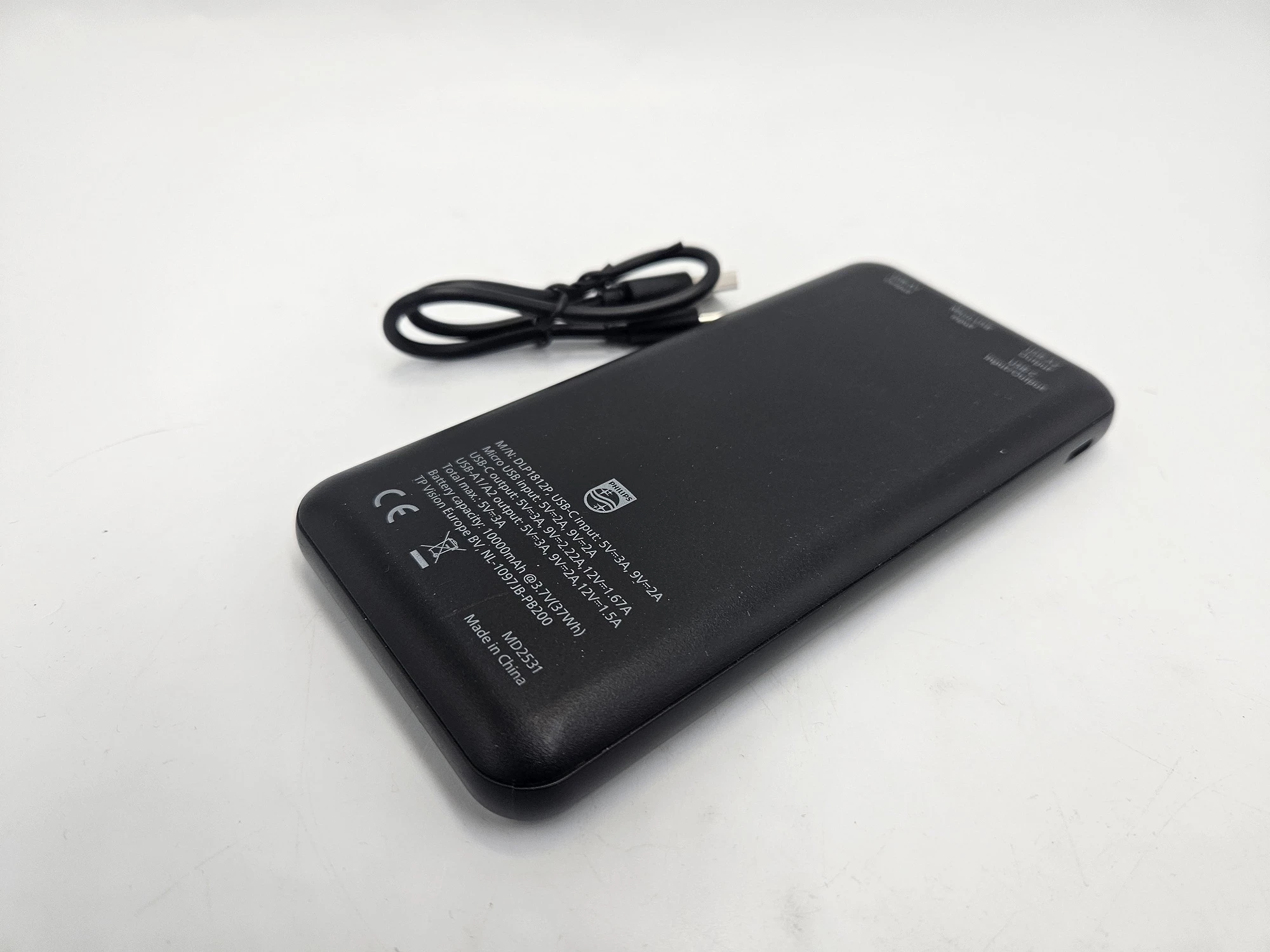 powerbank-philips-10mah-czarny-stan-11323-2