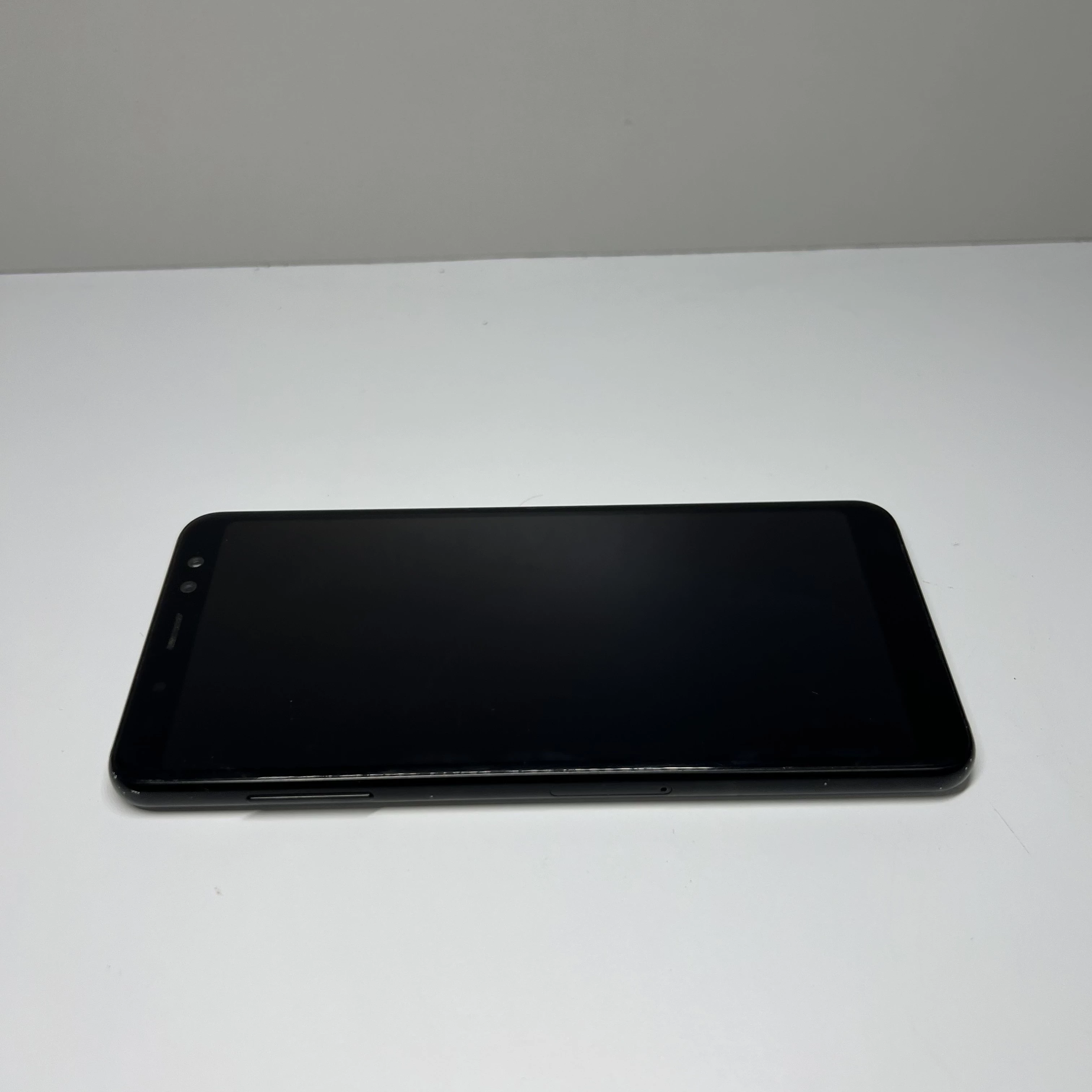 samsung-galaxy-a8-432gb-stan-11323-2