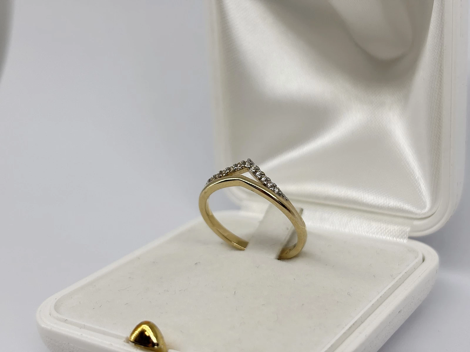 zloty-pierscionek-korona-221g-pr585-material-15835-2