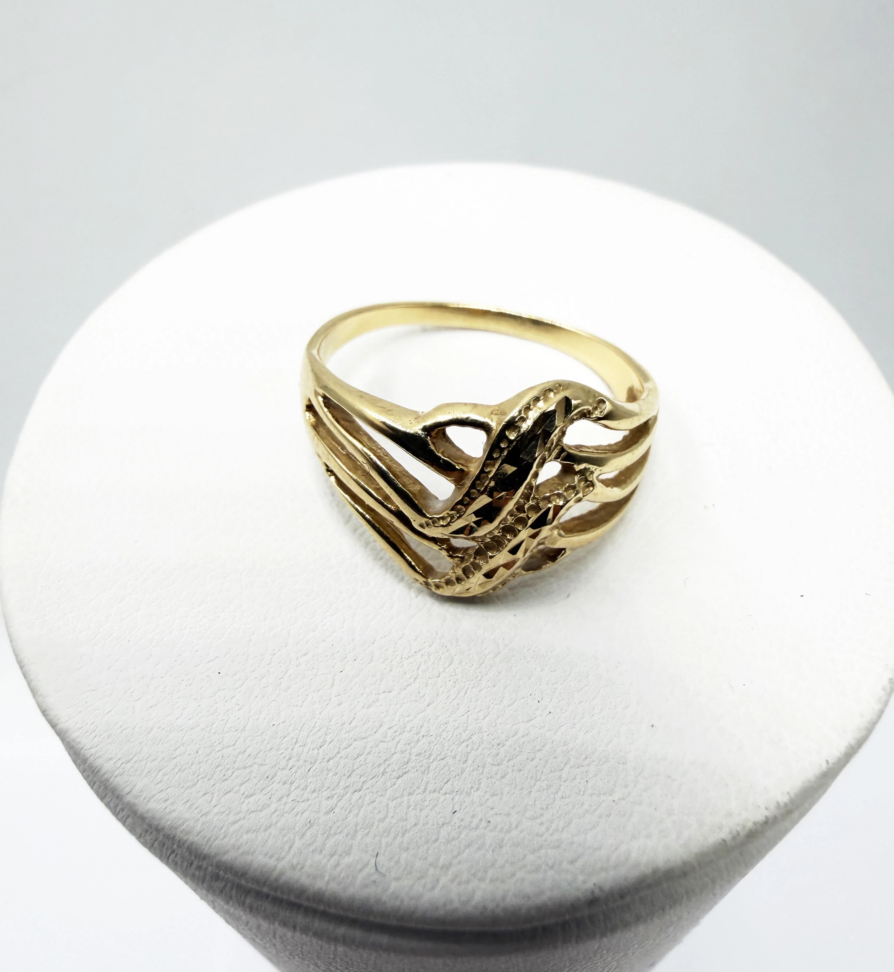 zloty-pierscionek-ze-wzorem-p585240r13-material-dominujacy-223721-131072