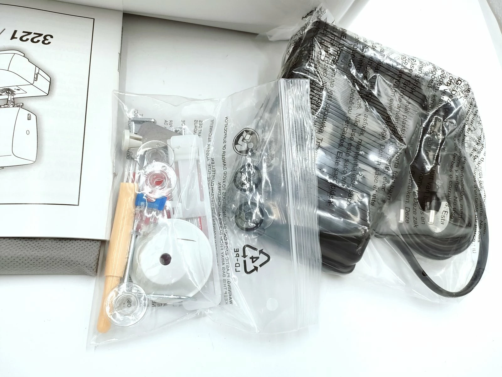 maszyna-do-szycia-singer-3232-stan-11323-2