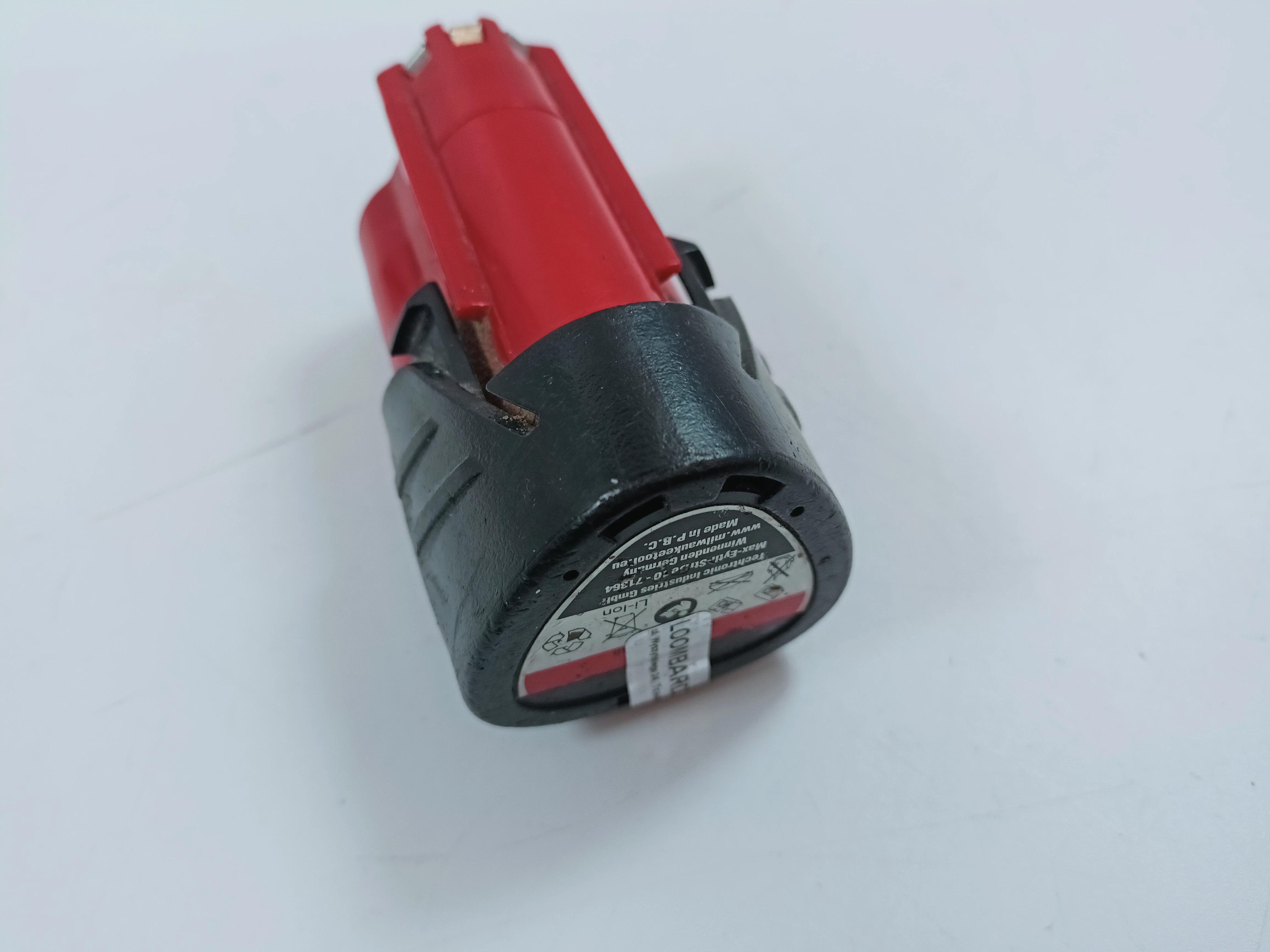 akumulator-milwaukee-2ah-m12-pojemnosc-akumulatora-200