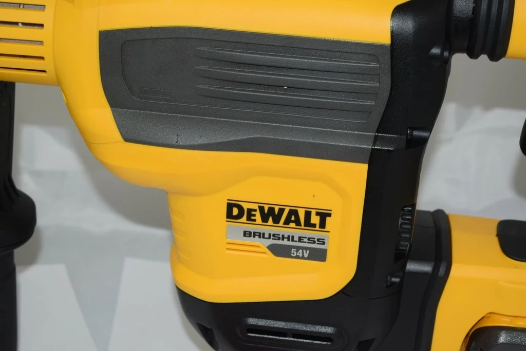 mlot-udarowy-dewalt-dch614-typ-uchwytu-128474-2