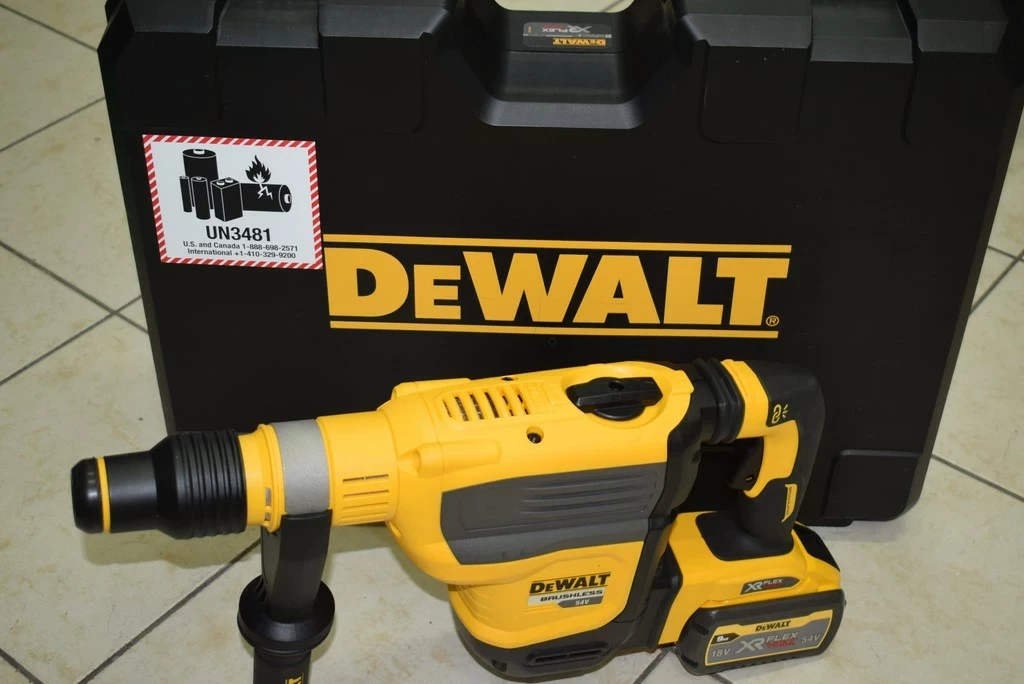 mlot-udarowy-dewalt-dch614-energia-udaru-1050